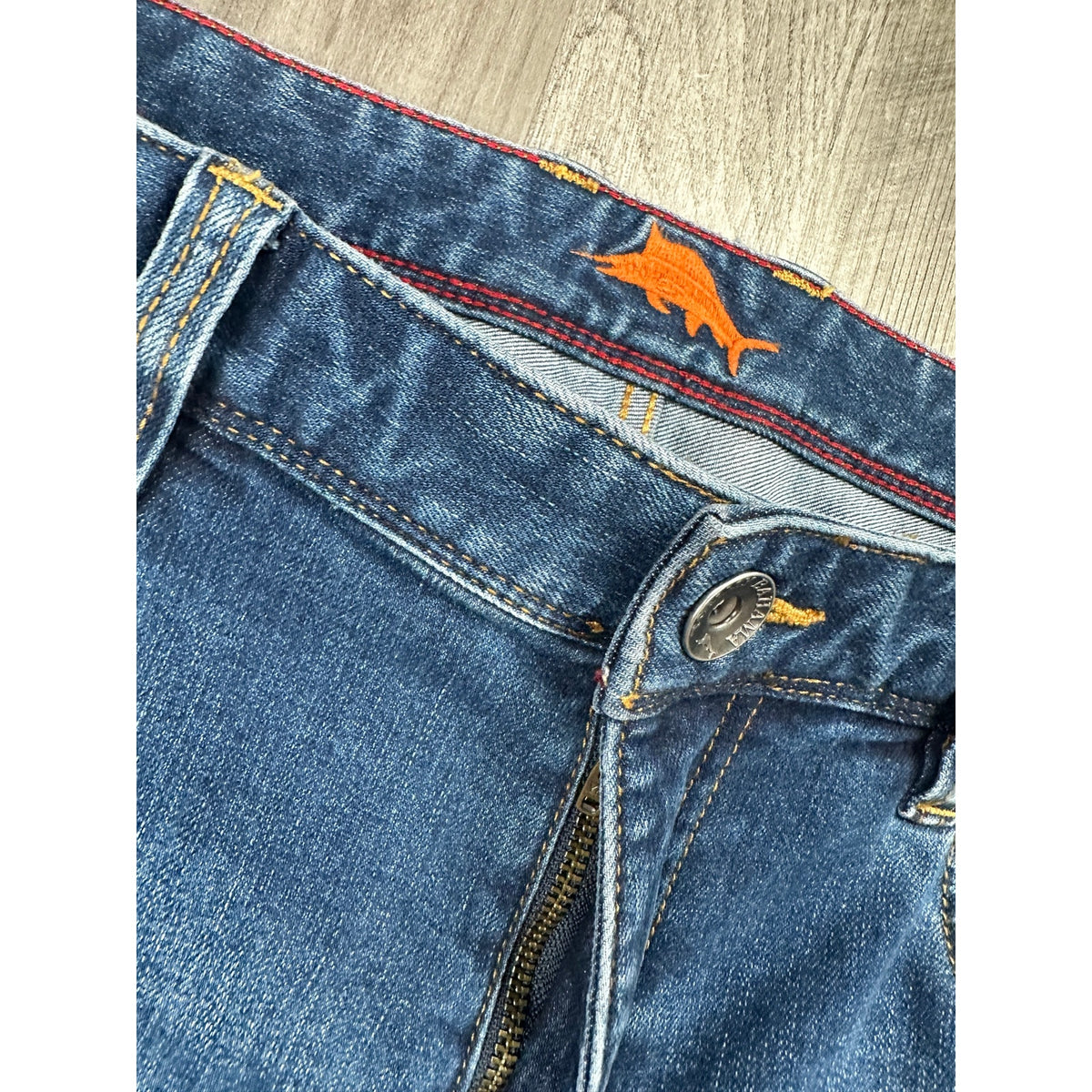 Tommy Bahama Authentic Classic Straight Leg Jeans — Size 35x32 // Preowned