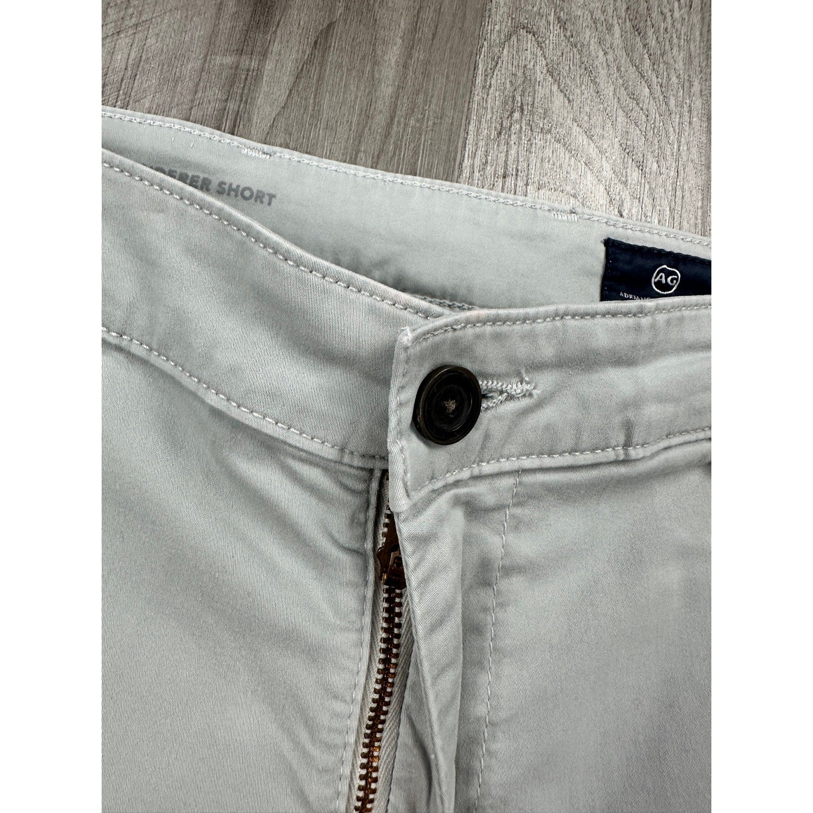AG Adriano Goldschmied The Wanderer Slim Trouser Chino Shorts in Gray — Size 32R // Preowned