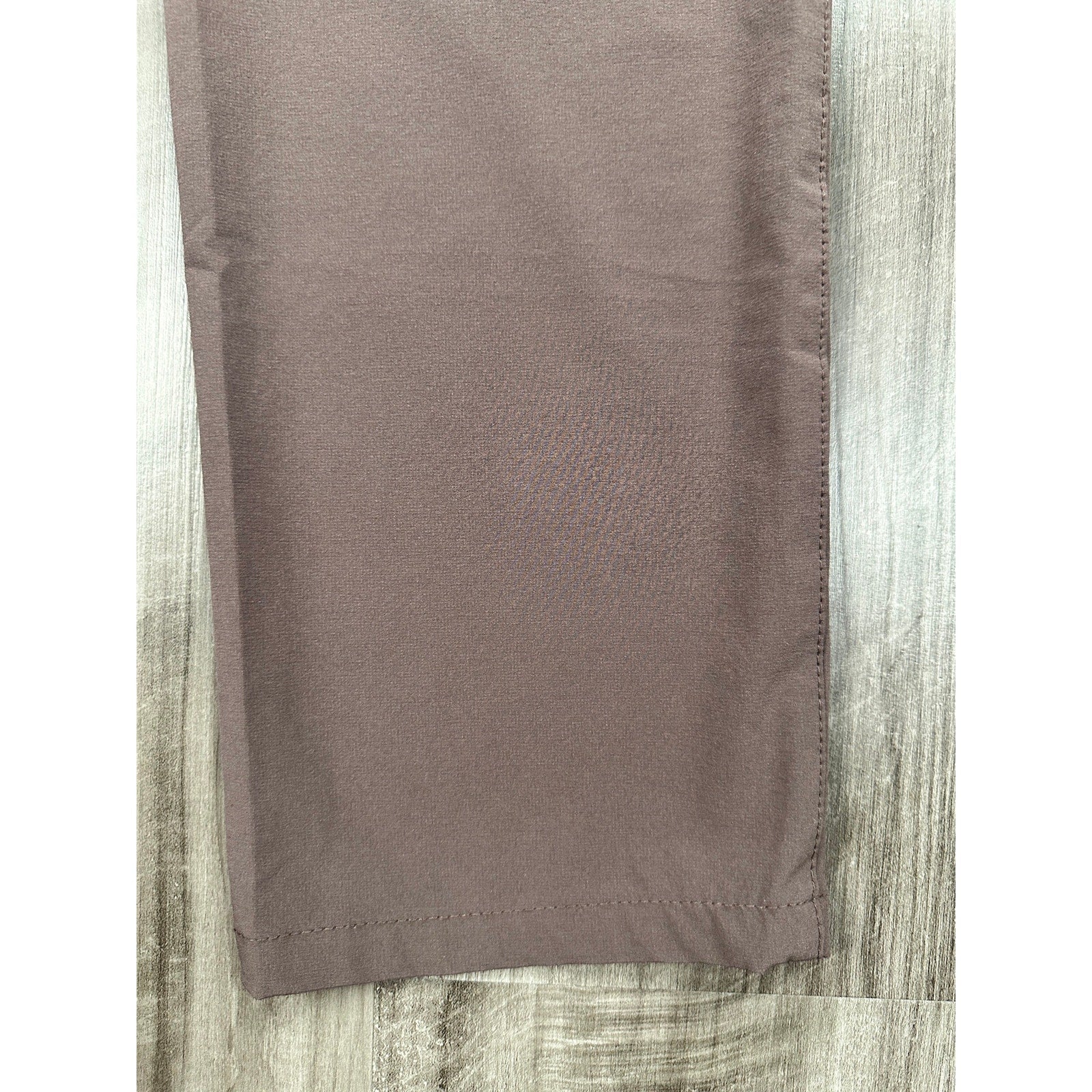 Mizzen+Main Helmsman Performance Slim Fit Chino Pants in Brown — Size 34x32 // Preowned