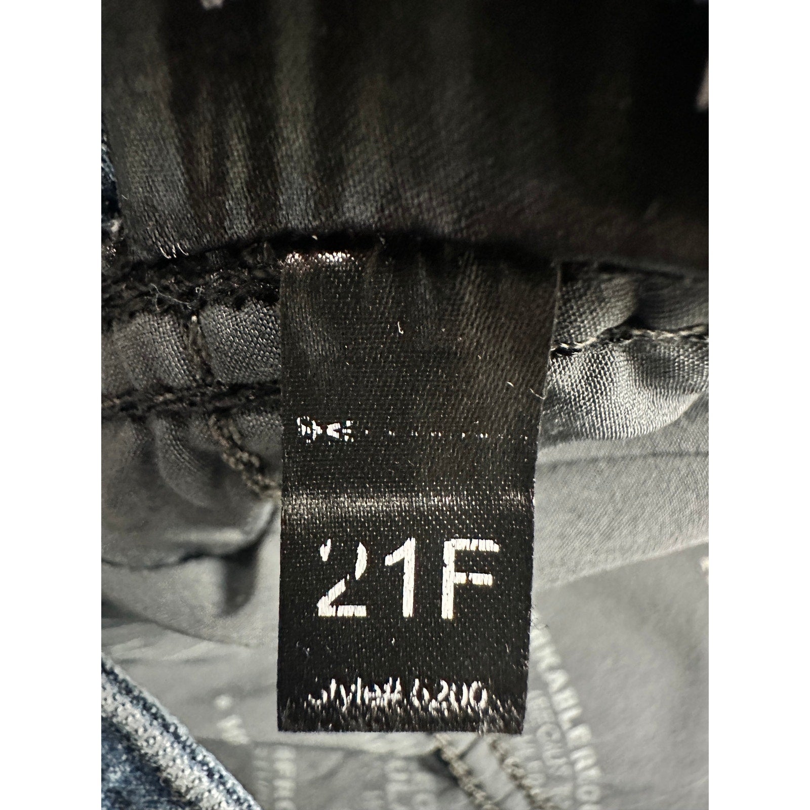 Kuhl Klassic Fit Kuhl Denim Jeans in Blue — Size 36x32 // Preowned