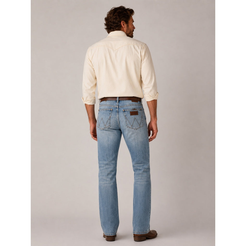 Wrangler Retro Relaxed Boot Cut Jean in Light Wash — 32x30