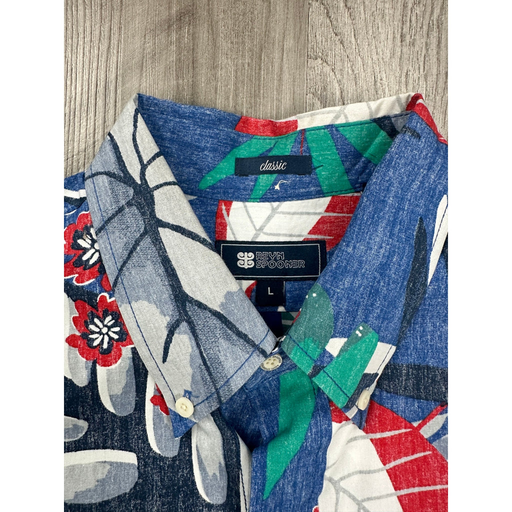 Reyn Spooner Classic Fit Hawaiian Tropical Short Sleeve Button Down in Blue Multi — Size Large // Preowned
