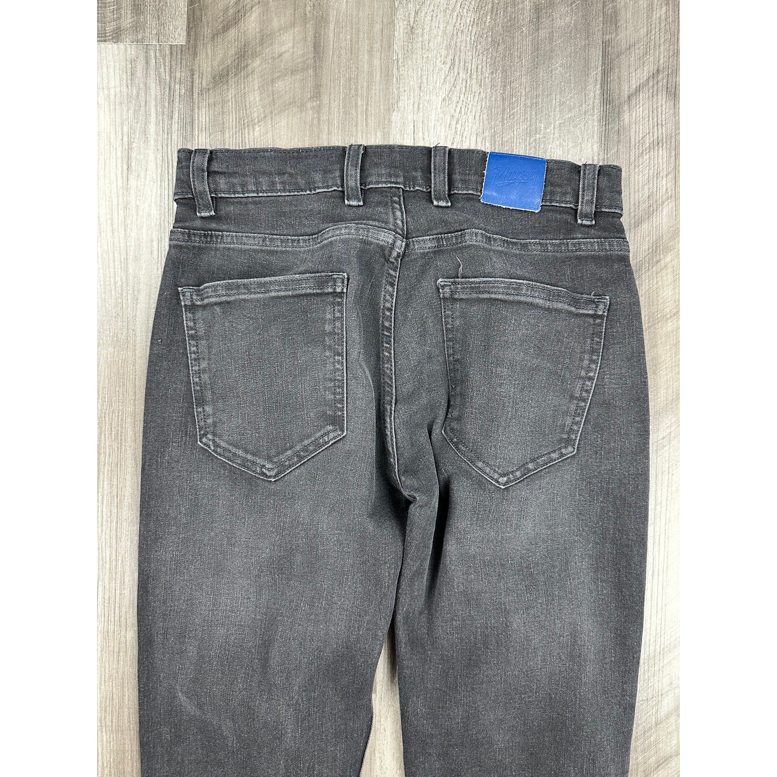 Mugsy Mags Modern Slim Straight Stretch Jean in Washed Black — Size 30x30 // Preowned