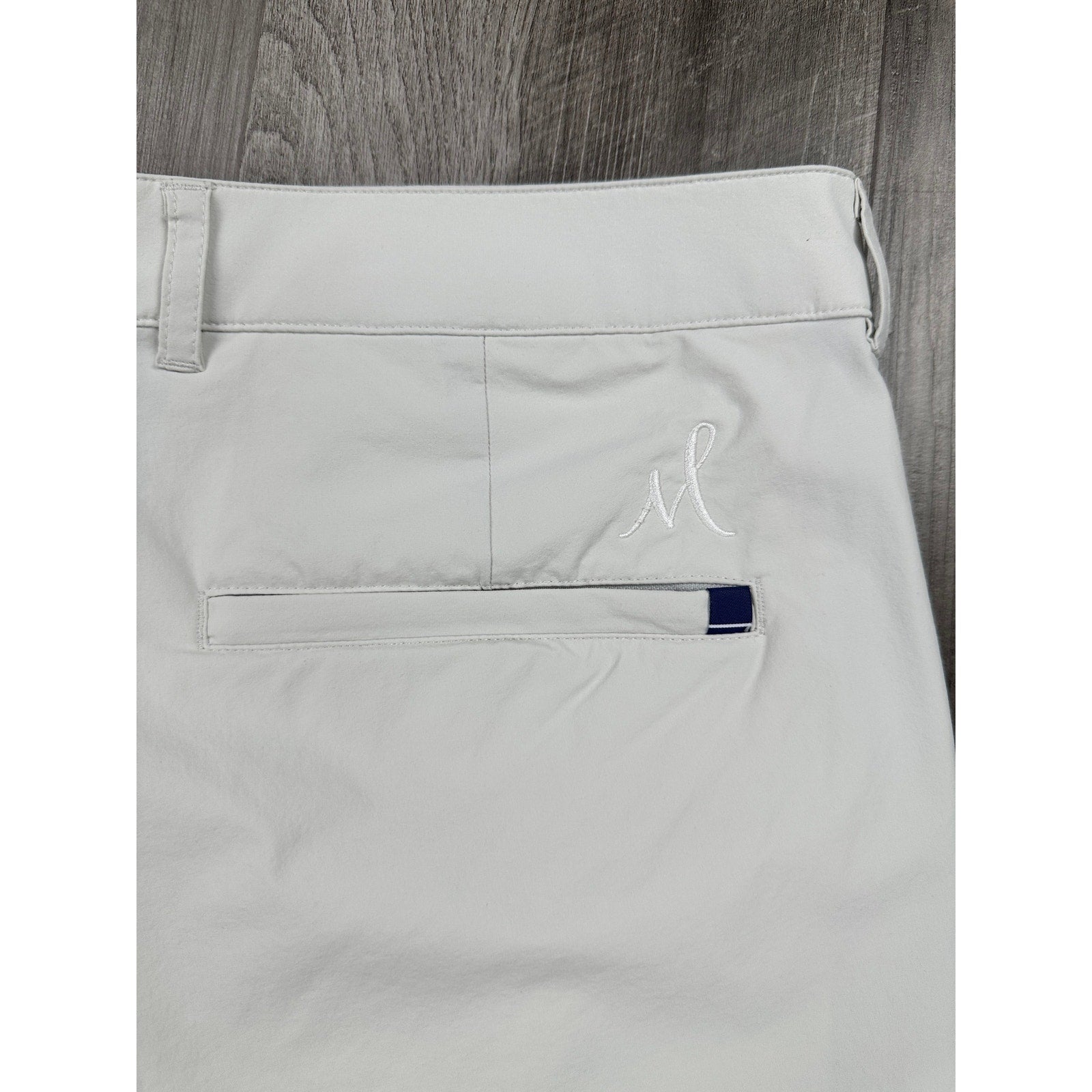 Onward Reserve Harris Performance Stretch Golf Shorts in Light Cream Stone — Size 32 // Preowned