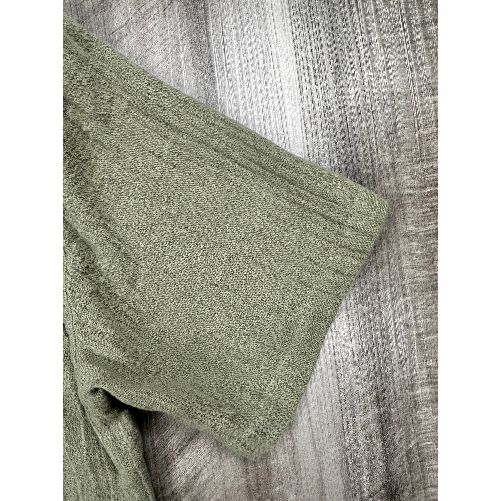 Rag & Bone Alan Gauze Short Sleeve Shirt in Olive Green — Size Medium