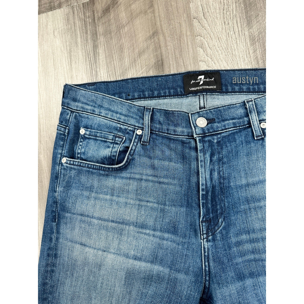 7 For All Mankind Austyn Luxe Performance Relaxed Straight Leg Jean in Medium Wash — Size 36