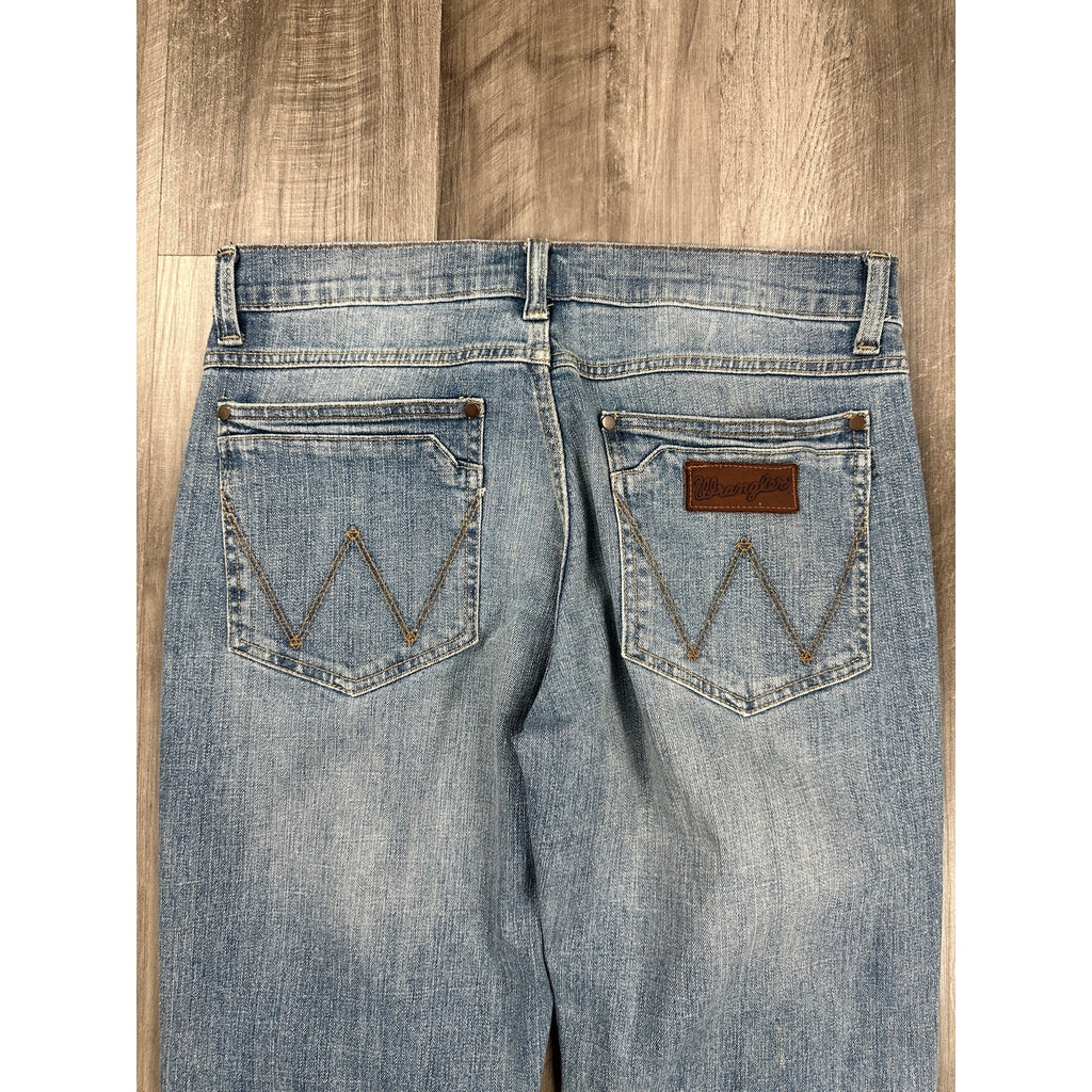 Wrangler Retro Relaxed Boot Cut Jean in Light Wash — 32x30