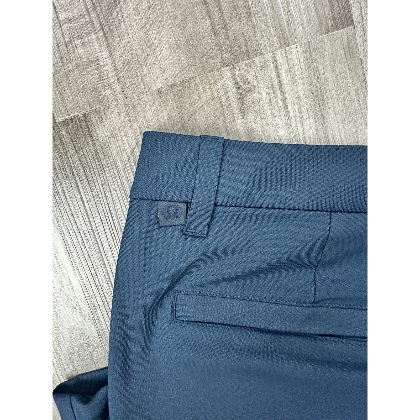 Lululemon ABC Warpstreme Classic Fit 7" Shorts in True Navy — Size 34 // Preowned
