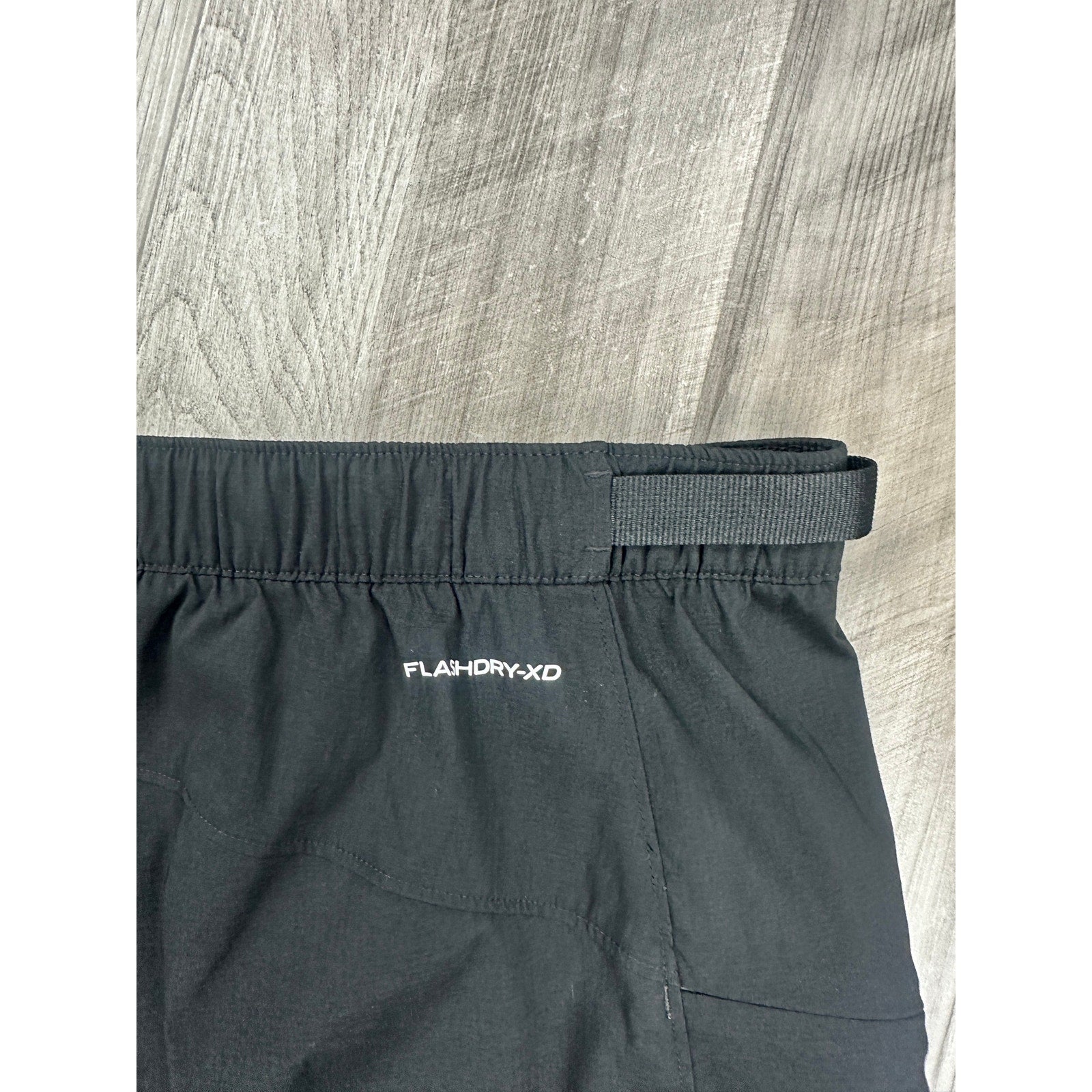 The North Face Class V Pathfinder Relaxed Fit Belted Shorts in Black — Size Large