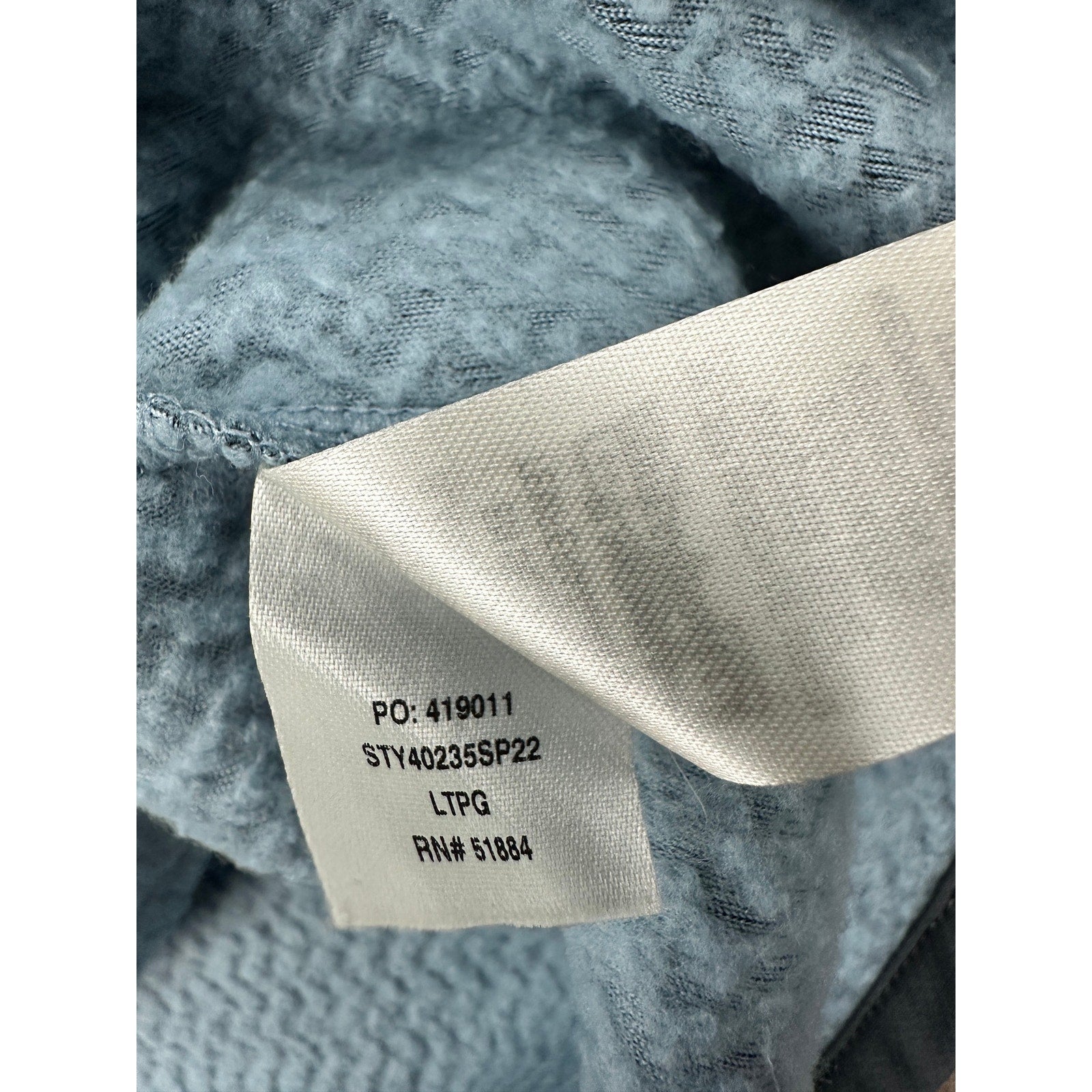 Patagonia R1 Air Crew Fleece Pullover in Light Plume Gray — Size Medium // Preowned