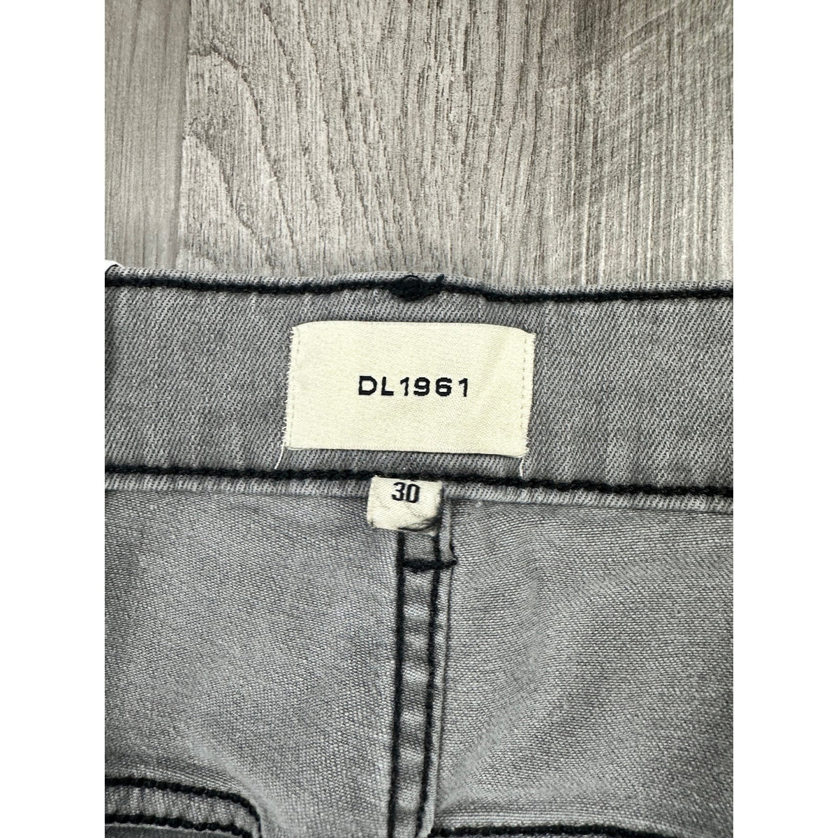 DL1961 Avery Relaxed Straight Jeans — Size 42x30