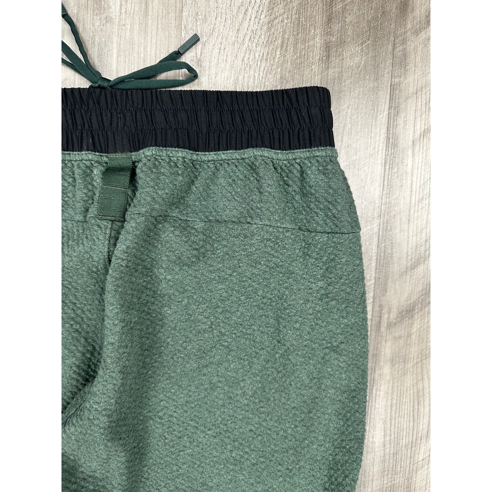 Lululemon At Ease Knit Joggers in Olive Green — Size Medium // Preowned