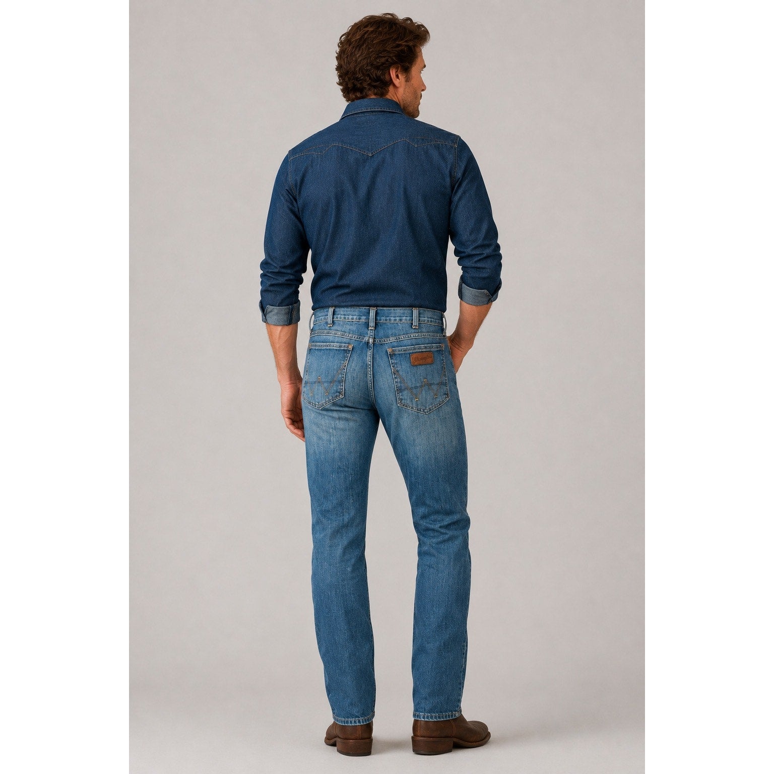 Wrangler Retro Slim Fit Straight Leg Jean in Medium Wash — 35x36