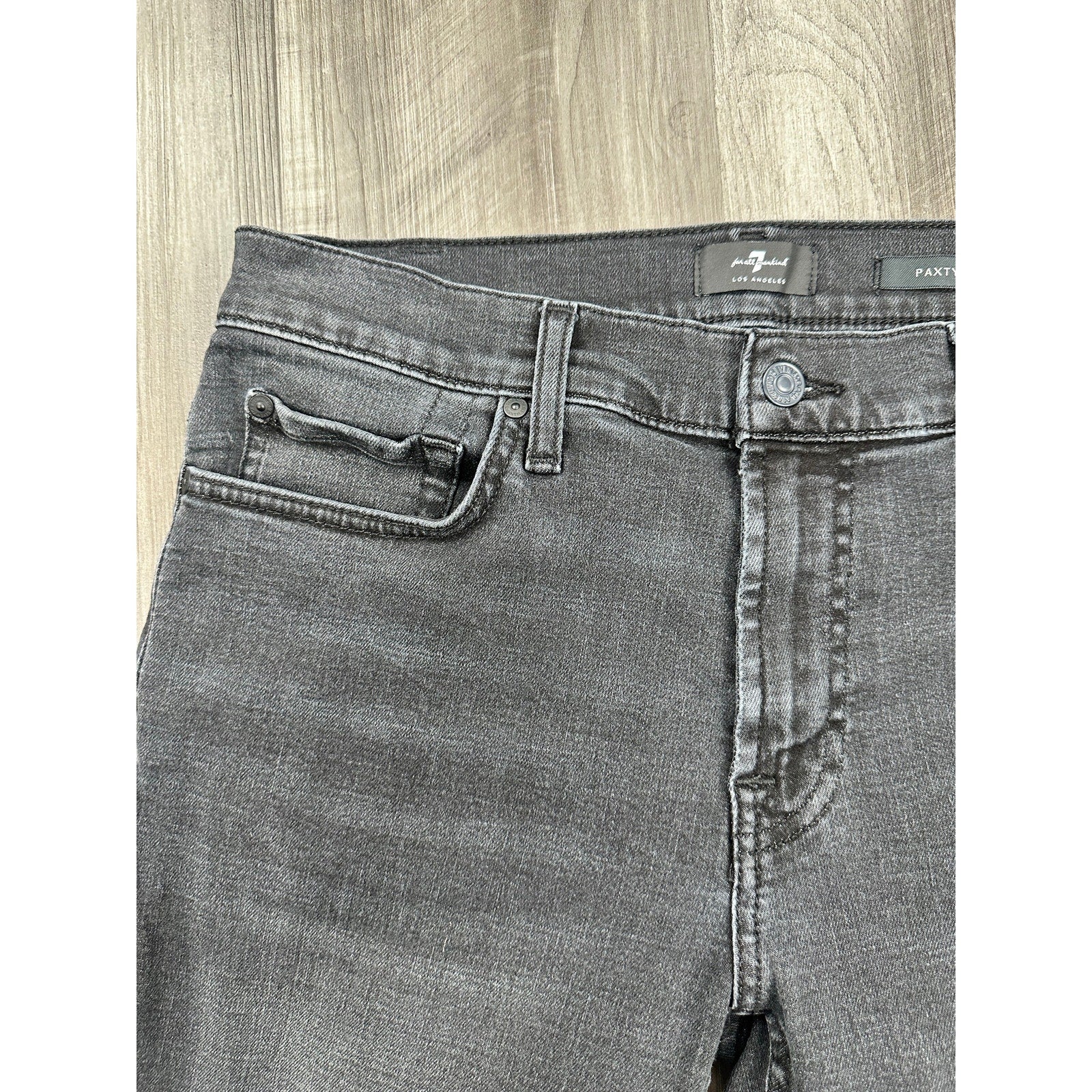 7 For All Mankind Paxtyn Skinny Jean in Black — Size 32 // Preowned
