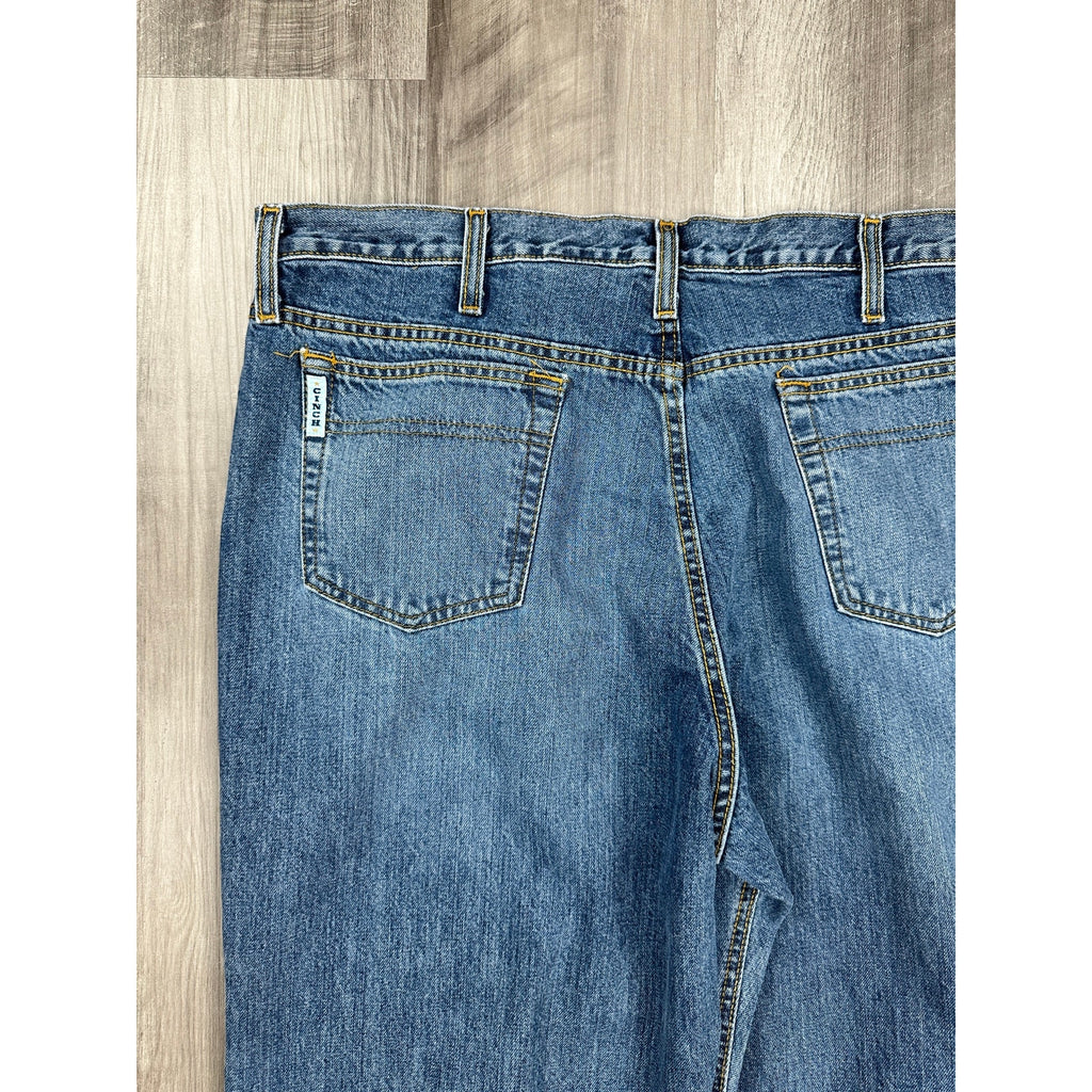 Cinch White Label Relaxed Straight Leg Jean in Medium Stone Wash — Size 38x36 // Preowned