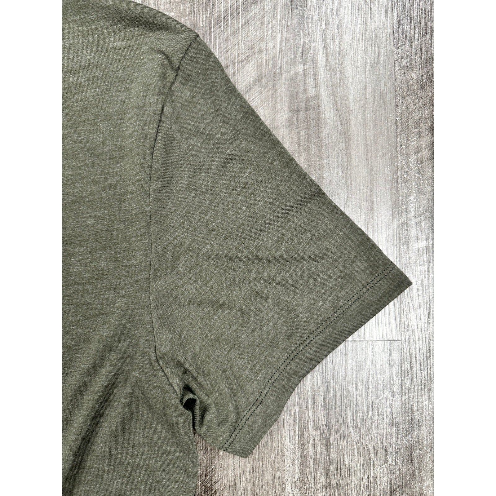 Cotopaxi Paseo Travel Pocket Tee in Olive Green — Size Medium // Preowned