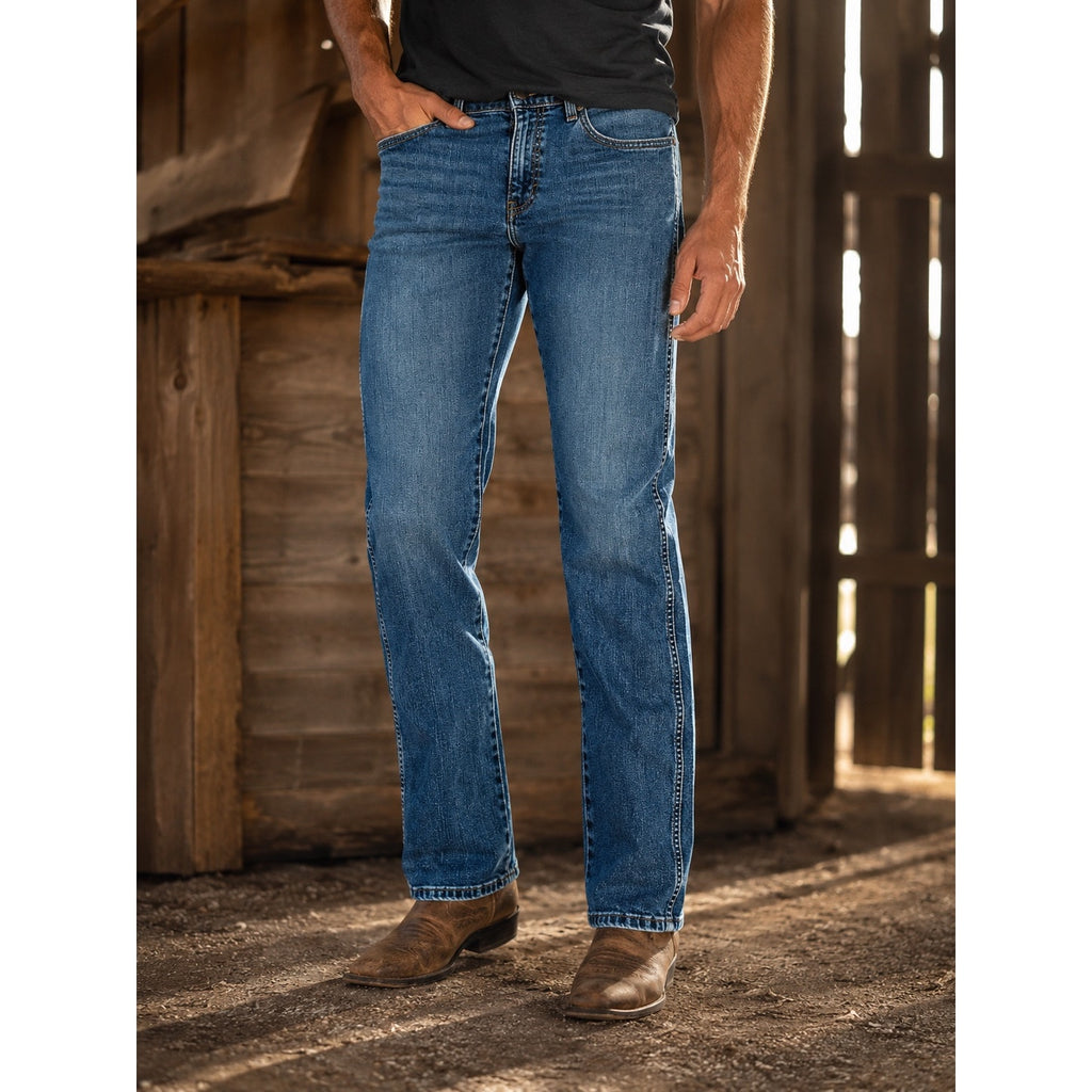 Wrangler Retro Slim Straight Jean in Blue — Size 34x34 // Preowned