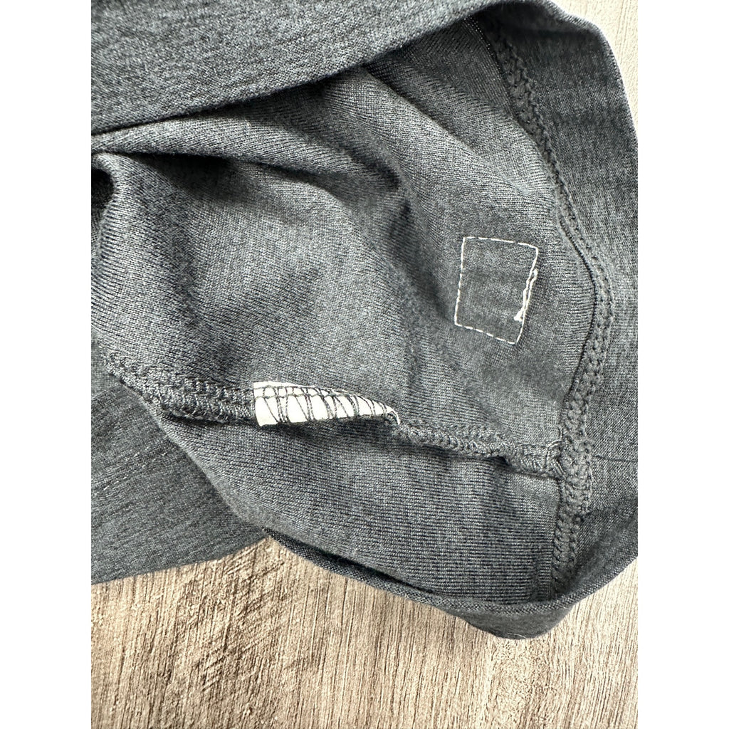Vuori Strato Tech Polo in Heather Charcoal — Size Medium // Preowned