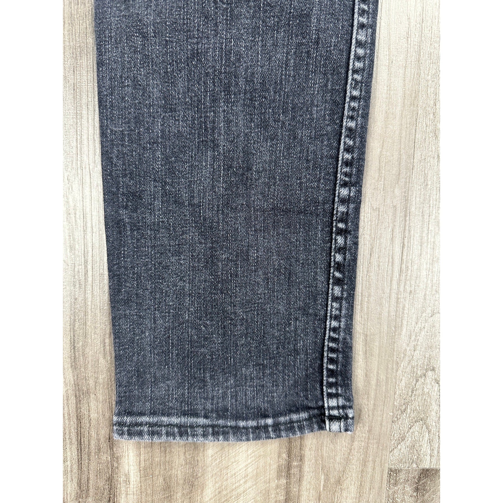 7 For All Mankind Skinny Stretch Jeans in Washed Black — Size 29 // Preowned