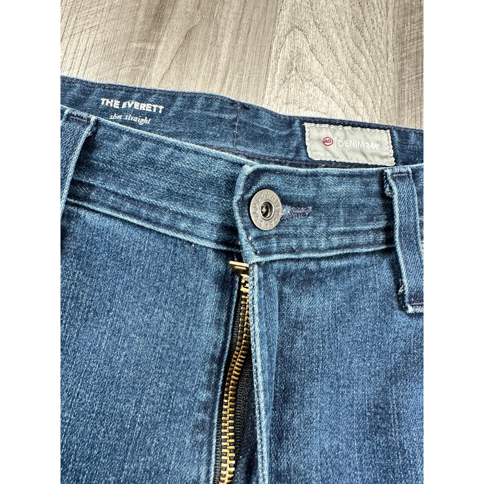 AG Adriano Goldschmied Everett Slim Straight Denim 360 Jean in Blue — Size 32x34 // Preowned