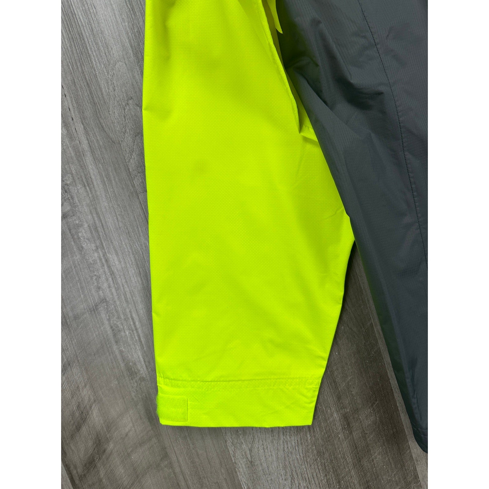 Grundens Trident Ripstop Hooded Jacket in High Visibility Yellow — Size 2XL