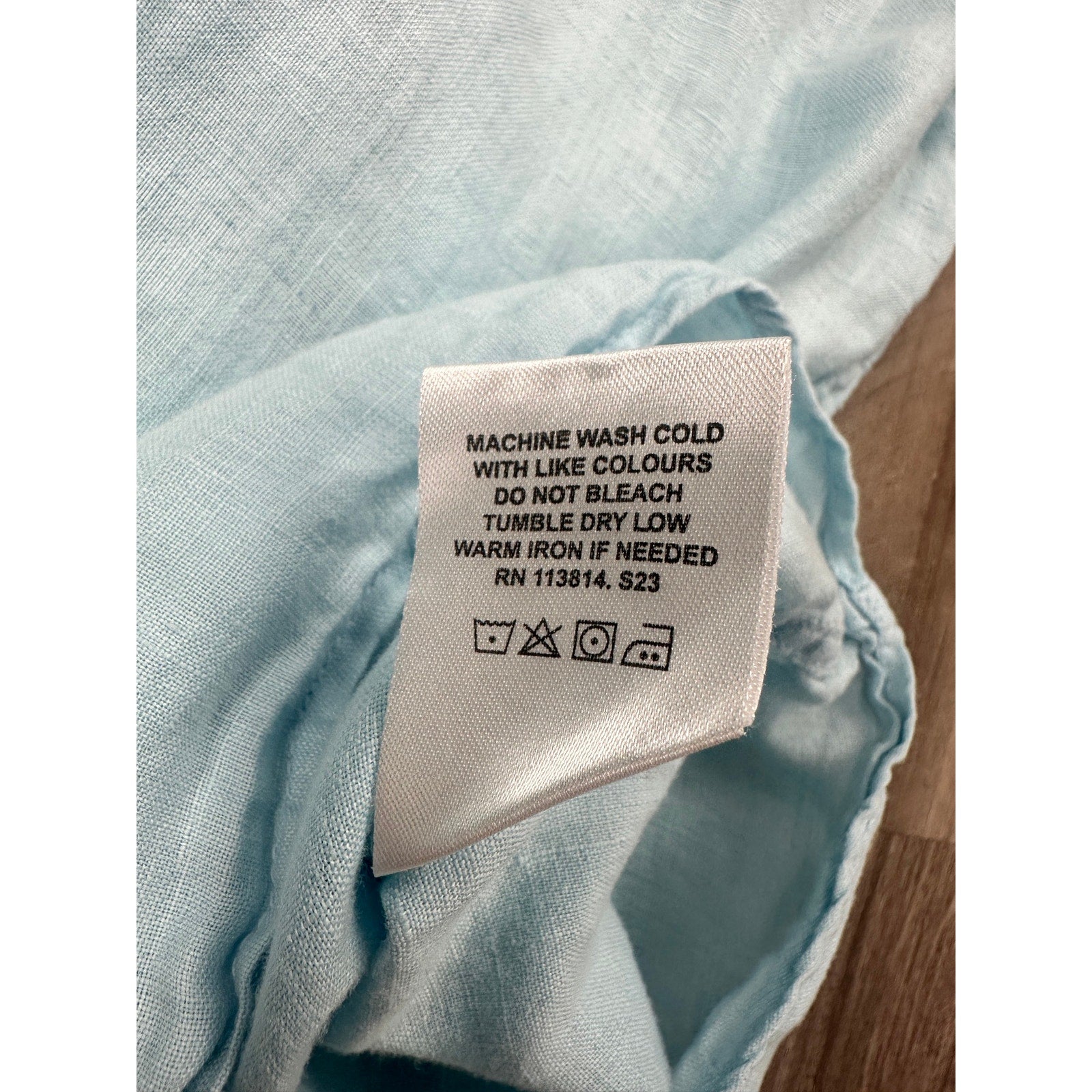 Billy Reid Linen Standard Cut Short Sleeve Button Down Shirt in Light Blue — Size Medium // Preowned