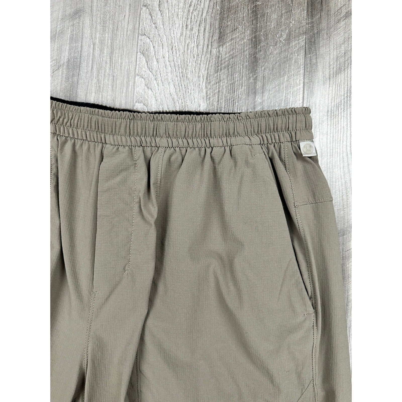 Lululemon ABC Classic Fit Woven Air Performance Shorts in Light Brown — Size Large // Preowned