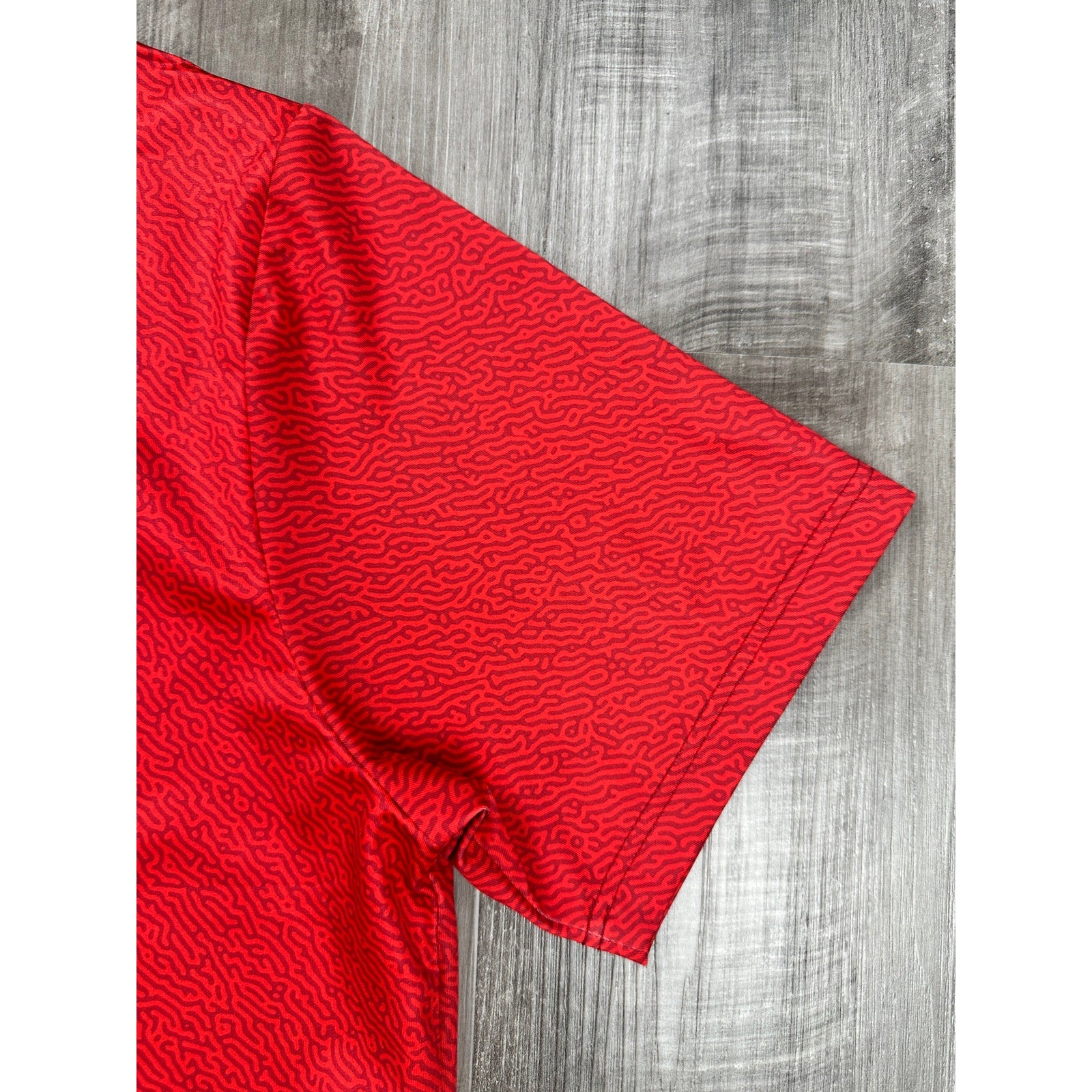 Primo Red Maze Classic Golf Polo in Red and Dark Red — Size XL // Preowned