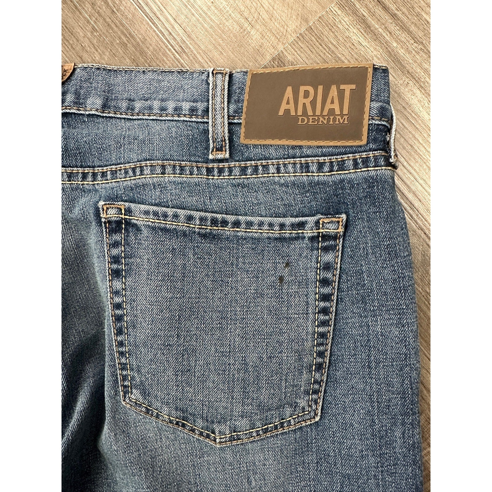 Ariat M7 Madera Slim Straight Leg Samwell Jean — Size 36x32 // Preowned