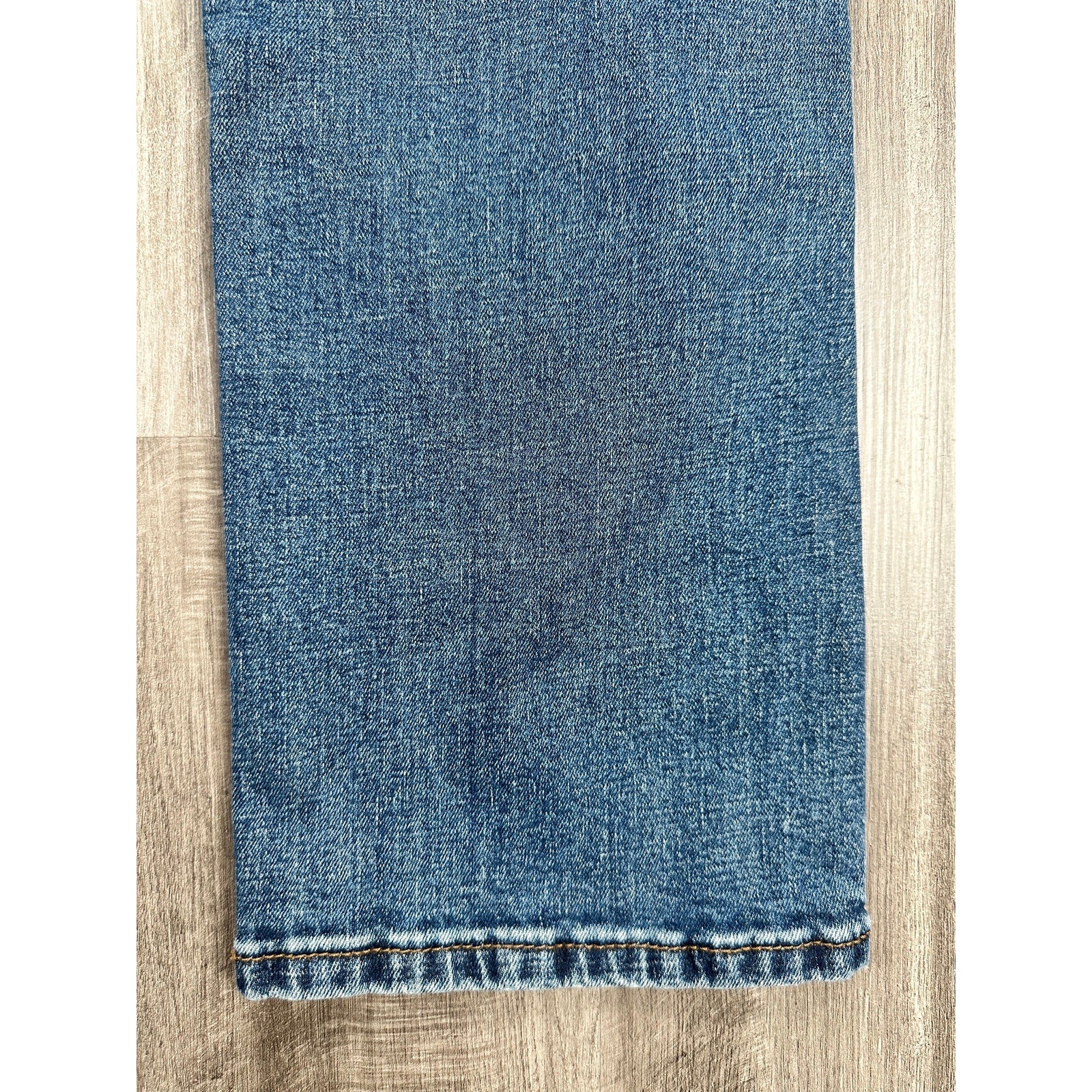 Wrangler Retro Slim Straight Jean in Blue — Size 34x34 // Preowned
