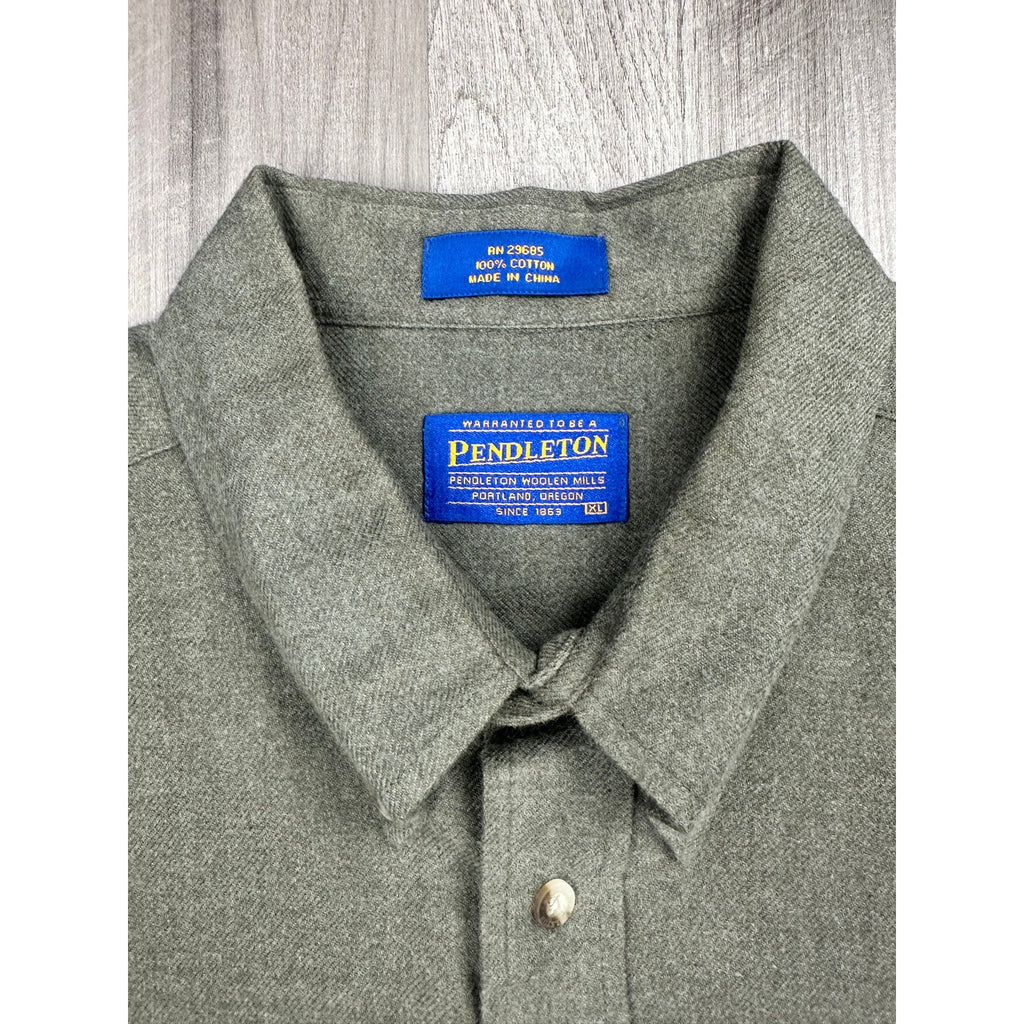 Pendleton Burnside Flannel Two Pocket Long Sleeve Button Down Shirt — Size XL // Preowned