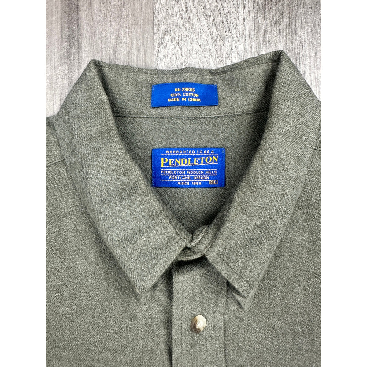 Pendleton Burnside Flannel Two Pocket Long Sleeve Button Down Shirt — Size XL // Preowned