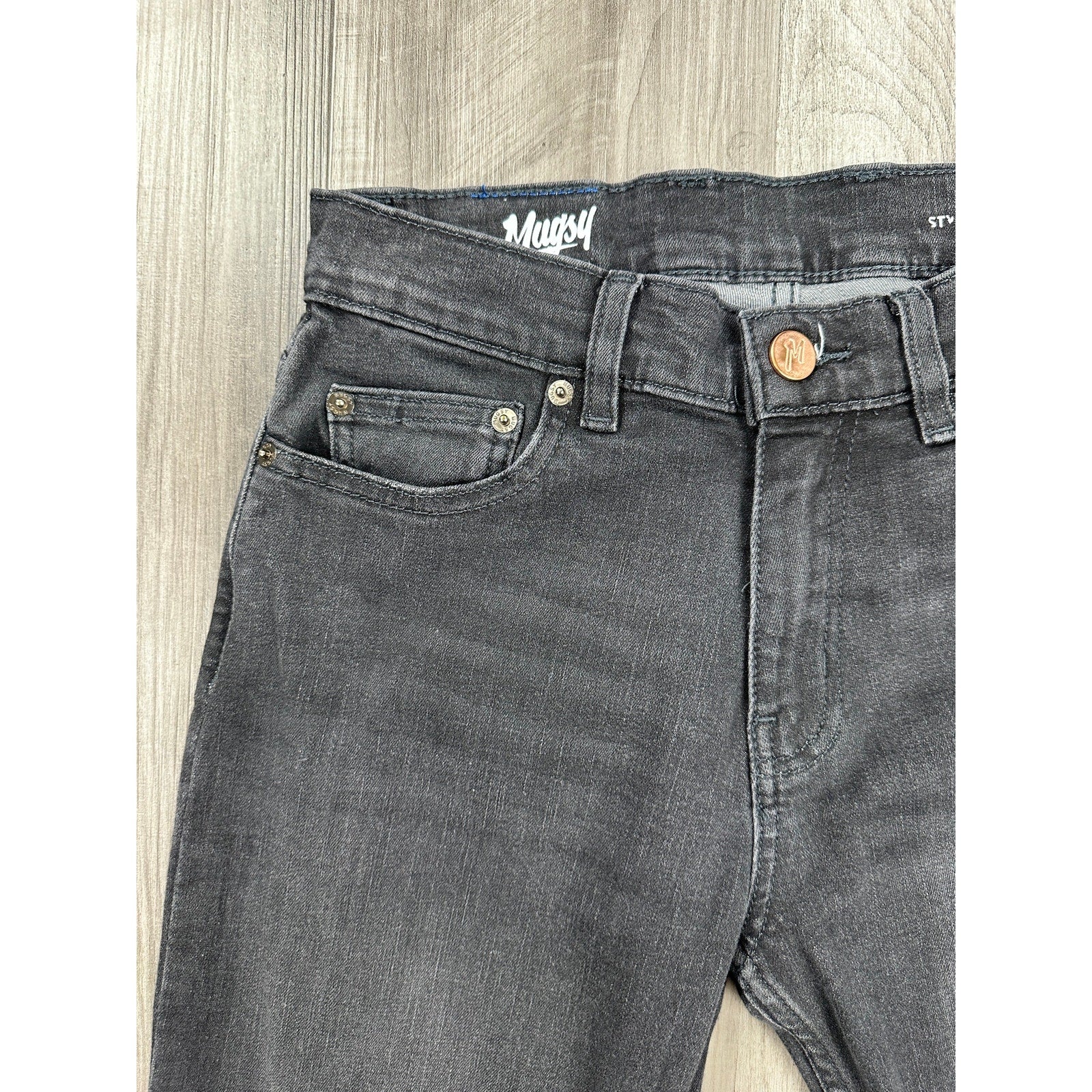 Mugsy Mags Modern Slim Straight Stretch Jean in Washed Black — Size 30x30 // Preowned