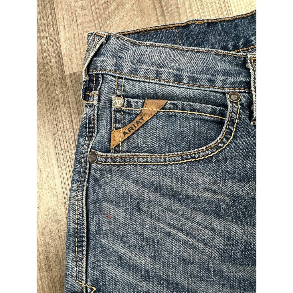Ariat M7 Madera Slim Straight Leg Samwell Jean — Size 36x32 // Preowned