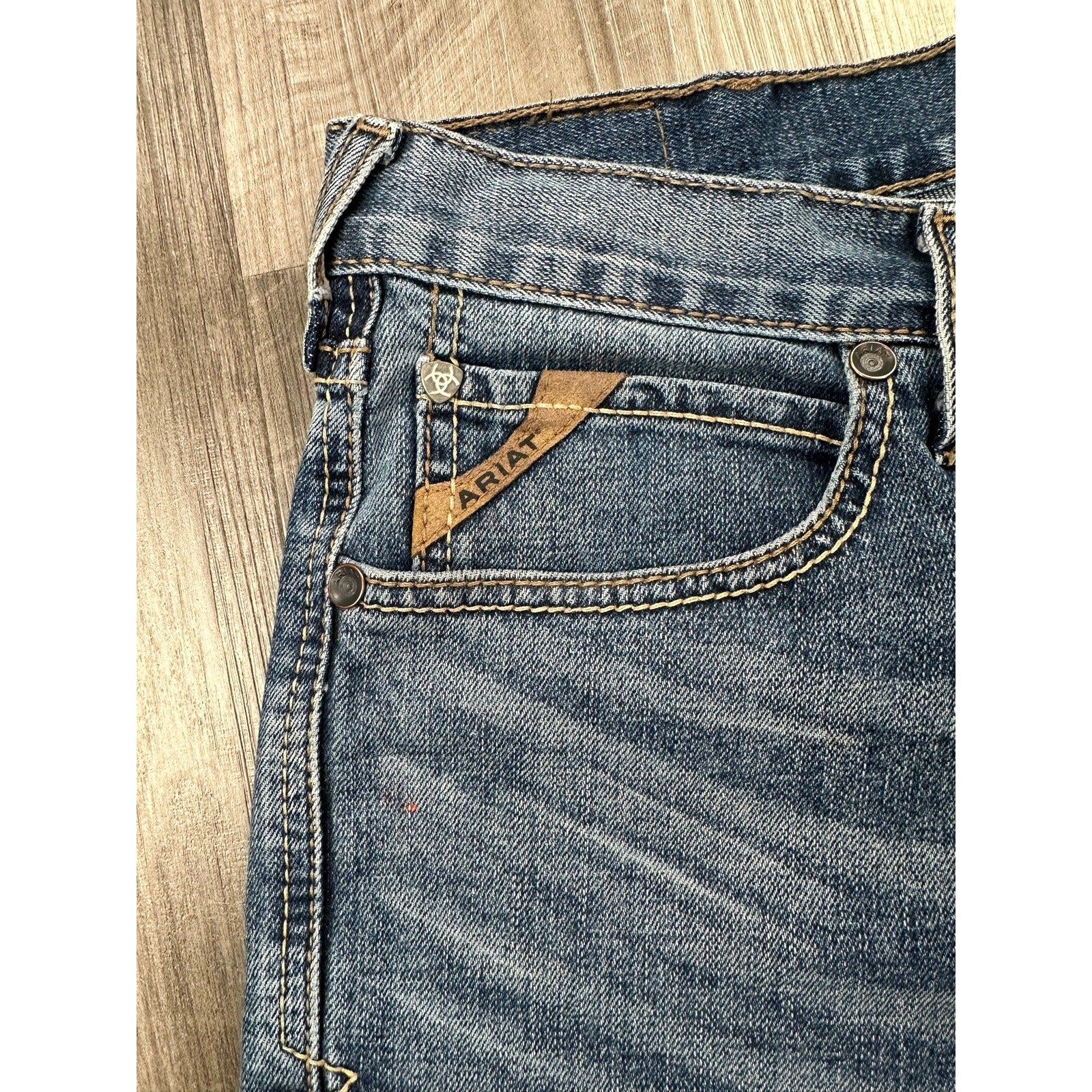 Ariat M7 Madera Slim Straight Leg Samwell Jean — Size 36x32 // Preowned