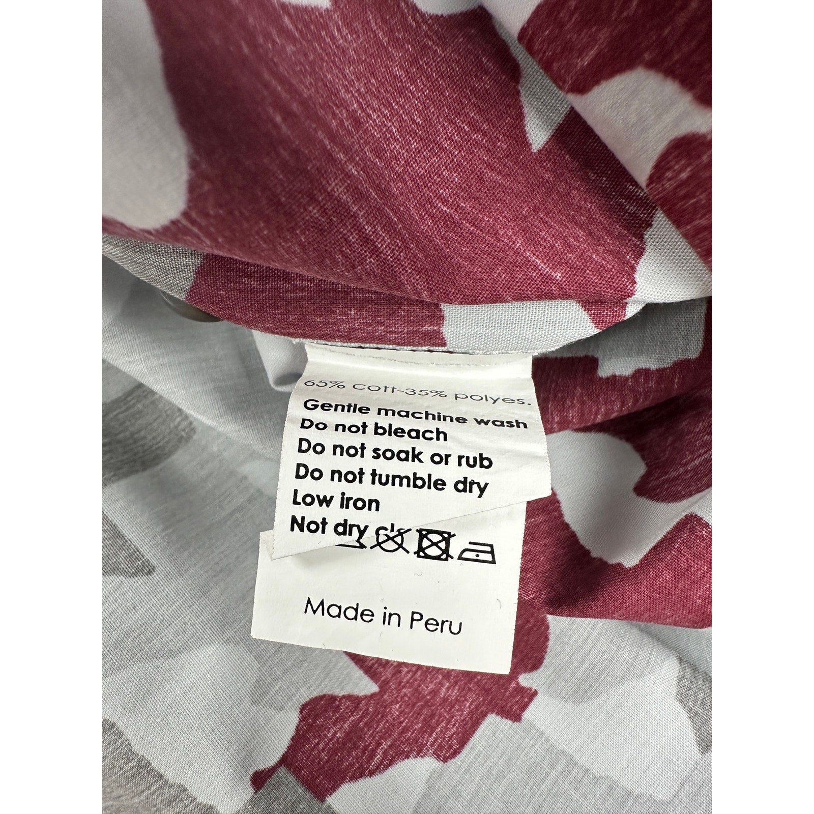 Old Tejas Camouflage Texas Short Sleeve Button Down in Maroon Gray — Size L // Preowned