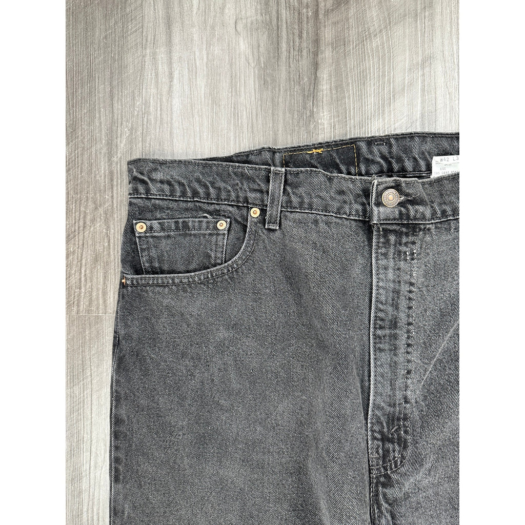 Levi Strauss Vintage Made in USA 1997 550 Relaxed Fit Jeans — Size 42 // Preowned