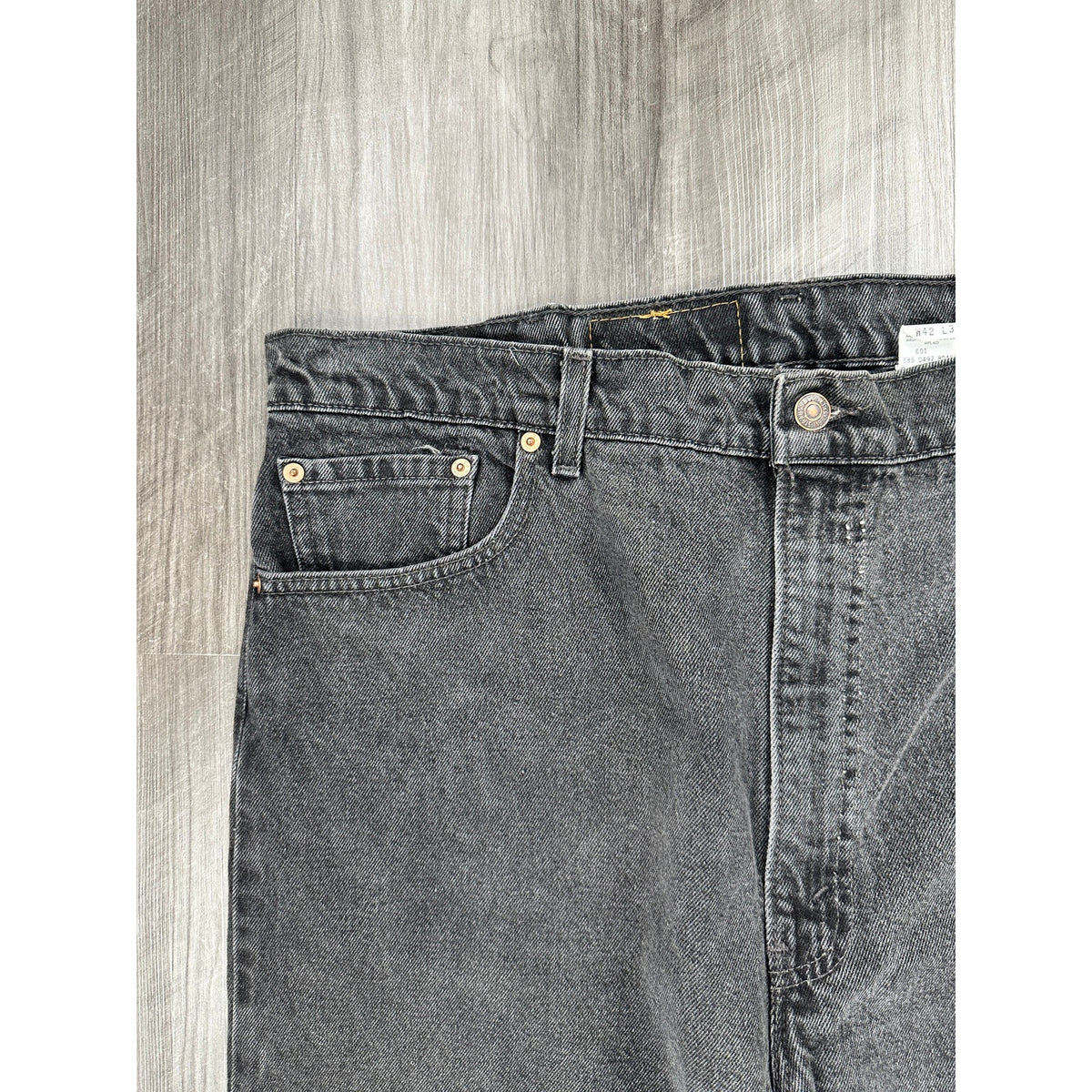 Levi Strauss Vintage Made in USA 1997 550 Relaxed Fit Jeans — Size 42 // Preowned