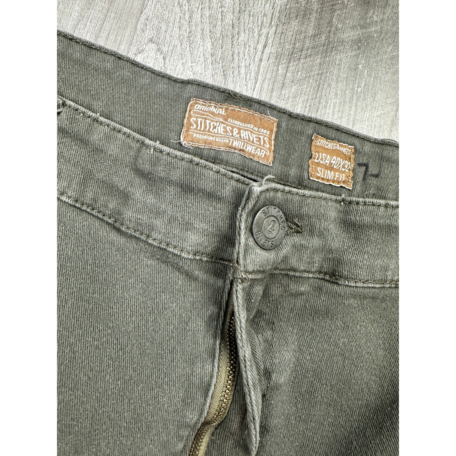 Stitches & Rivets Twill Wear Slim Fit Chino Jeans in Charcoal Green — Size 40x32 // Preowned