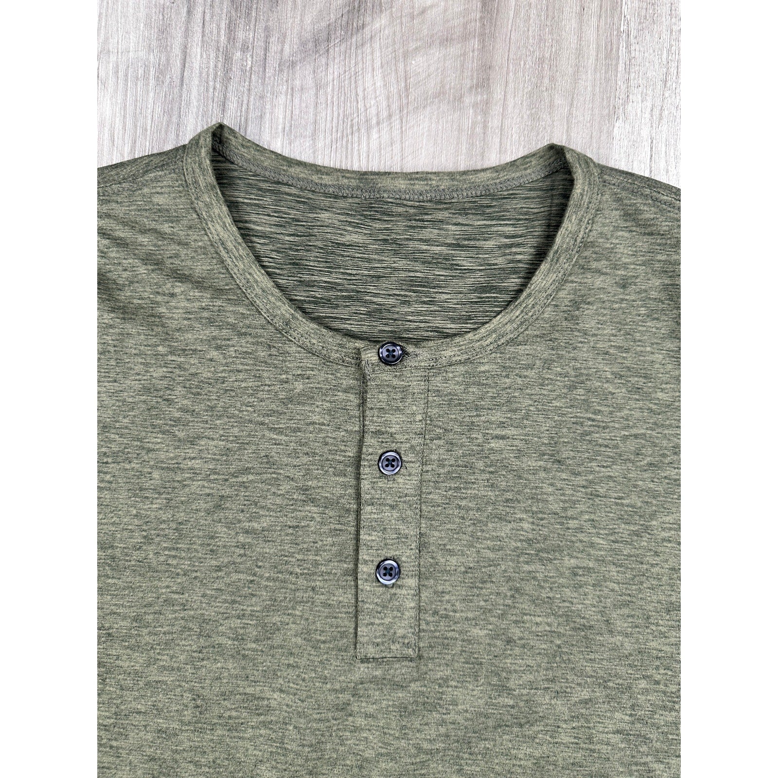 Vuori Ease Performance Long Sleeve Henley in Heather Olive — Size XL // Preowned