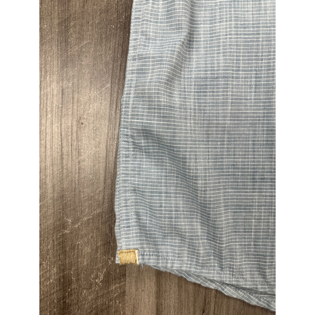 Kuhl Karib Short Sleeve Button Down in Blue Gray and White — Size XL // Preowned