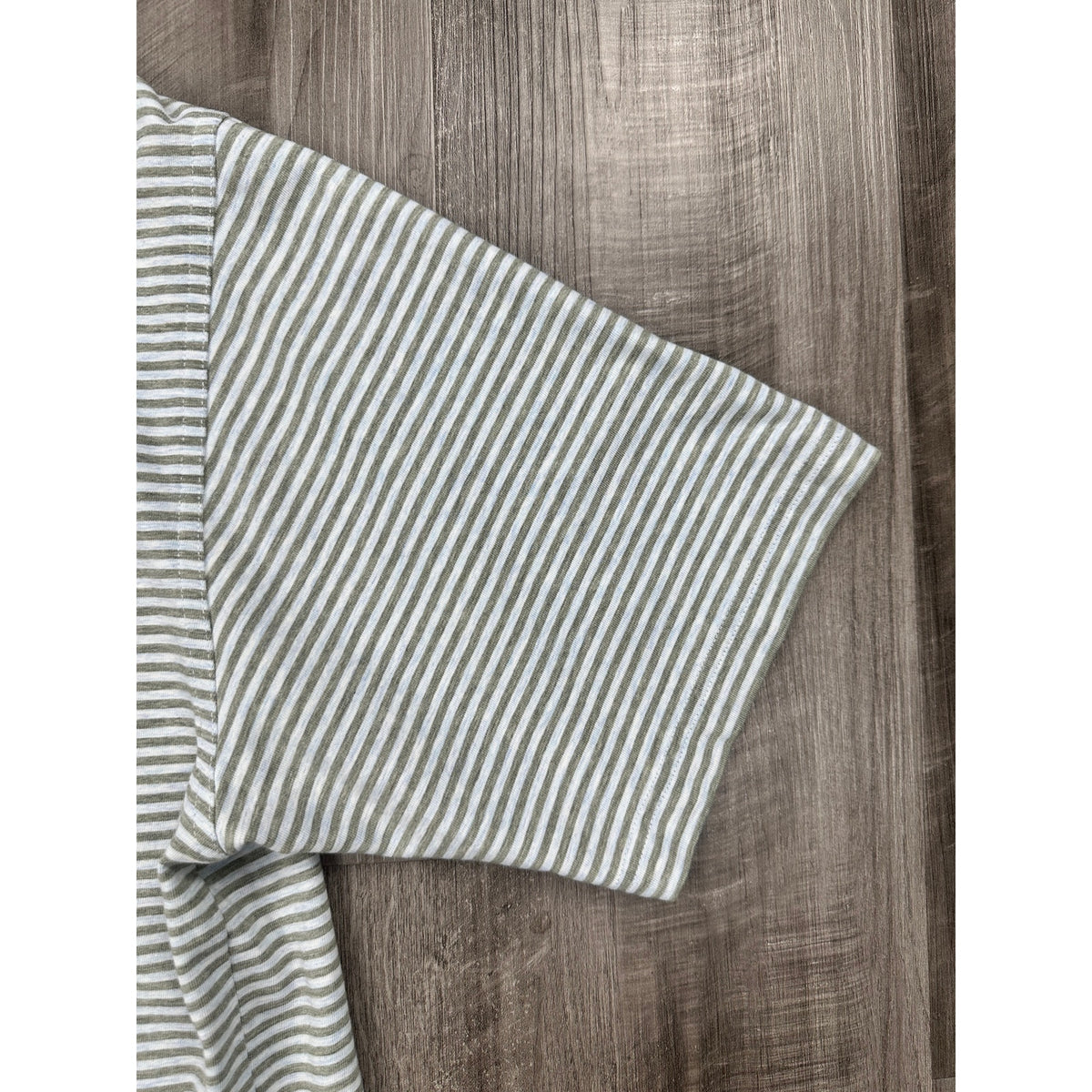 Onward Reserve Echo Stripe Short Sleeve Performance Polo — Size Large // Preowned