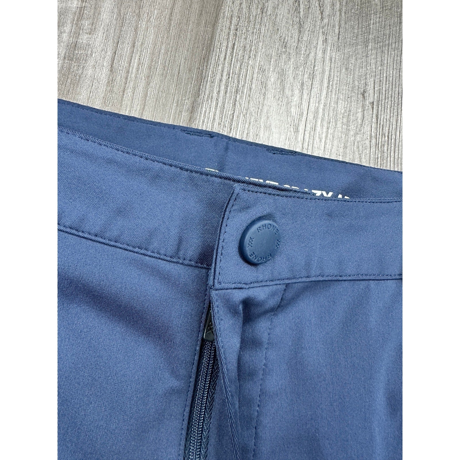 Rhone Commuter 7-Inch Performance Chino Shorts in Navy — Size 35 // Preowned