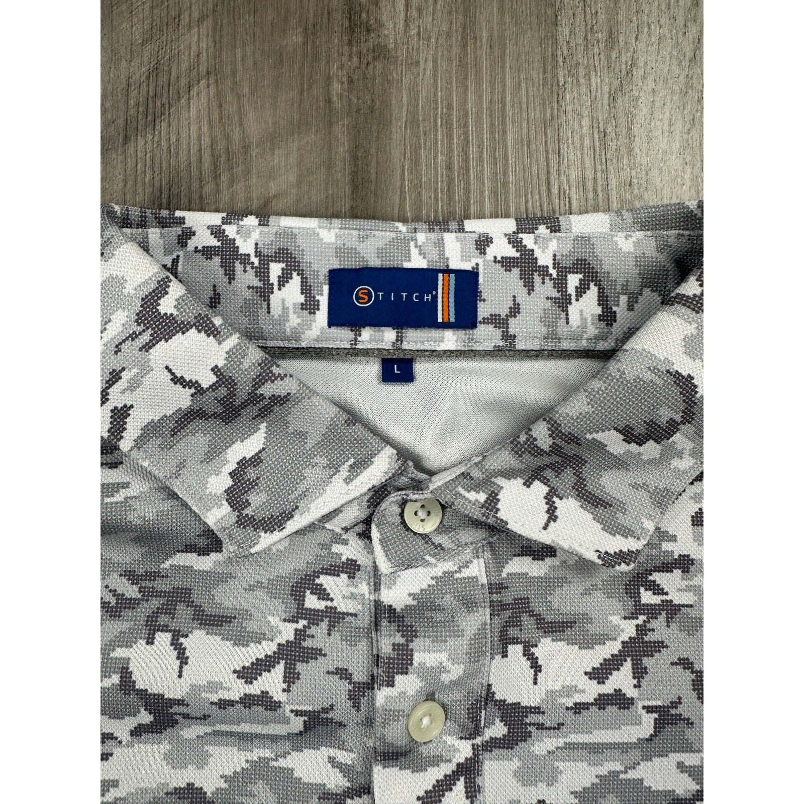 Stitch Golf Camo Performance Golf Polo in Grey, Light Grey and Charcoal — Size Large // Preowned