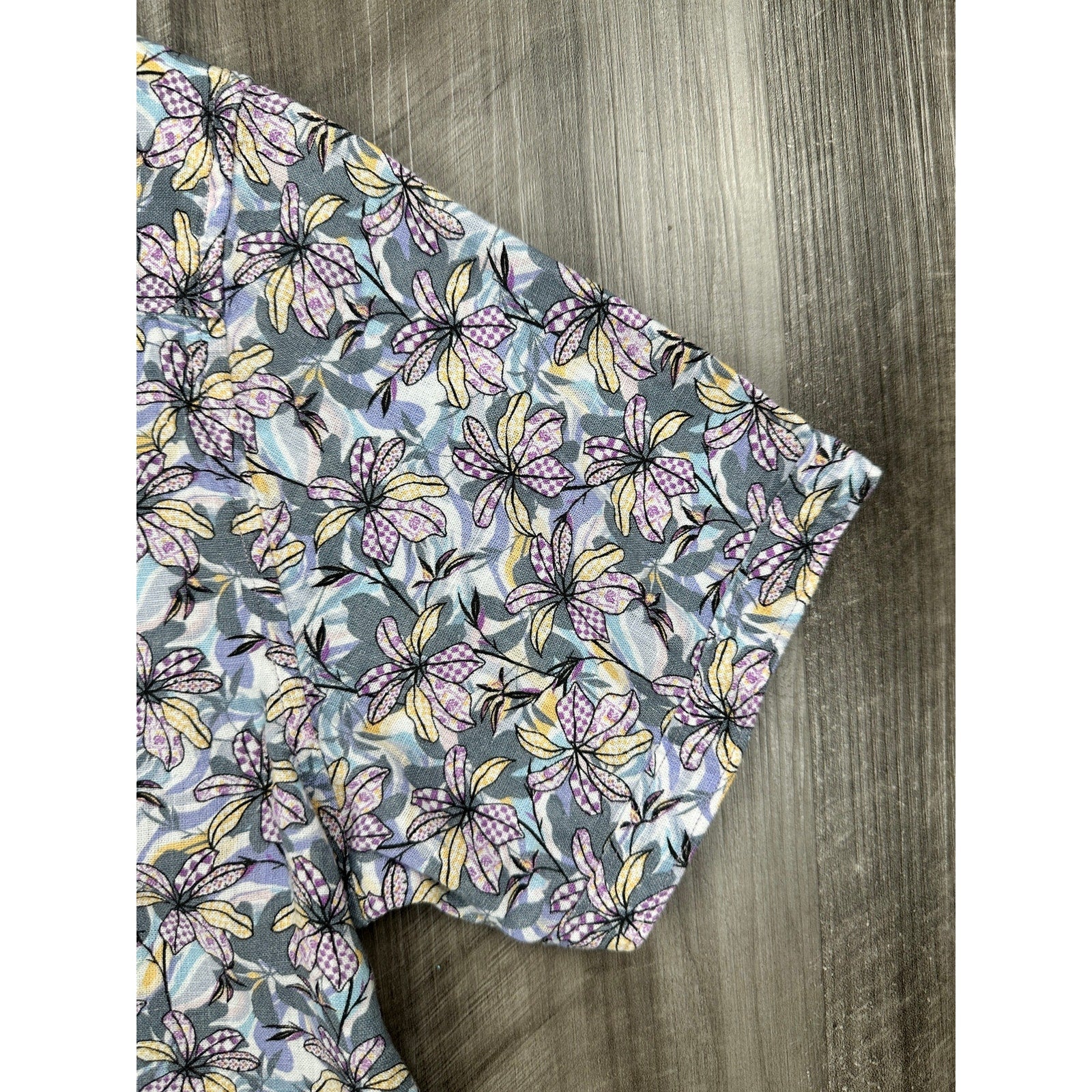 Robert Graham Silverman Classic Fit Floral Linen Short Sleeve Shirt in Gray, Purple, Yellow, Slate Blue — Size Small
