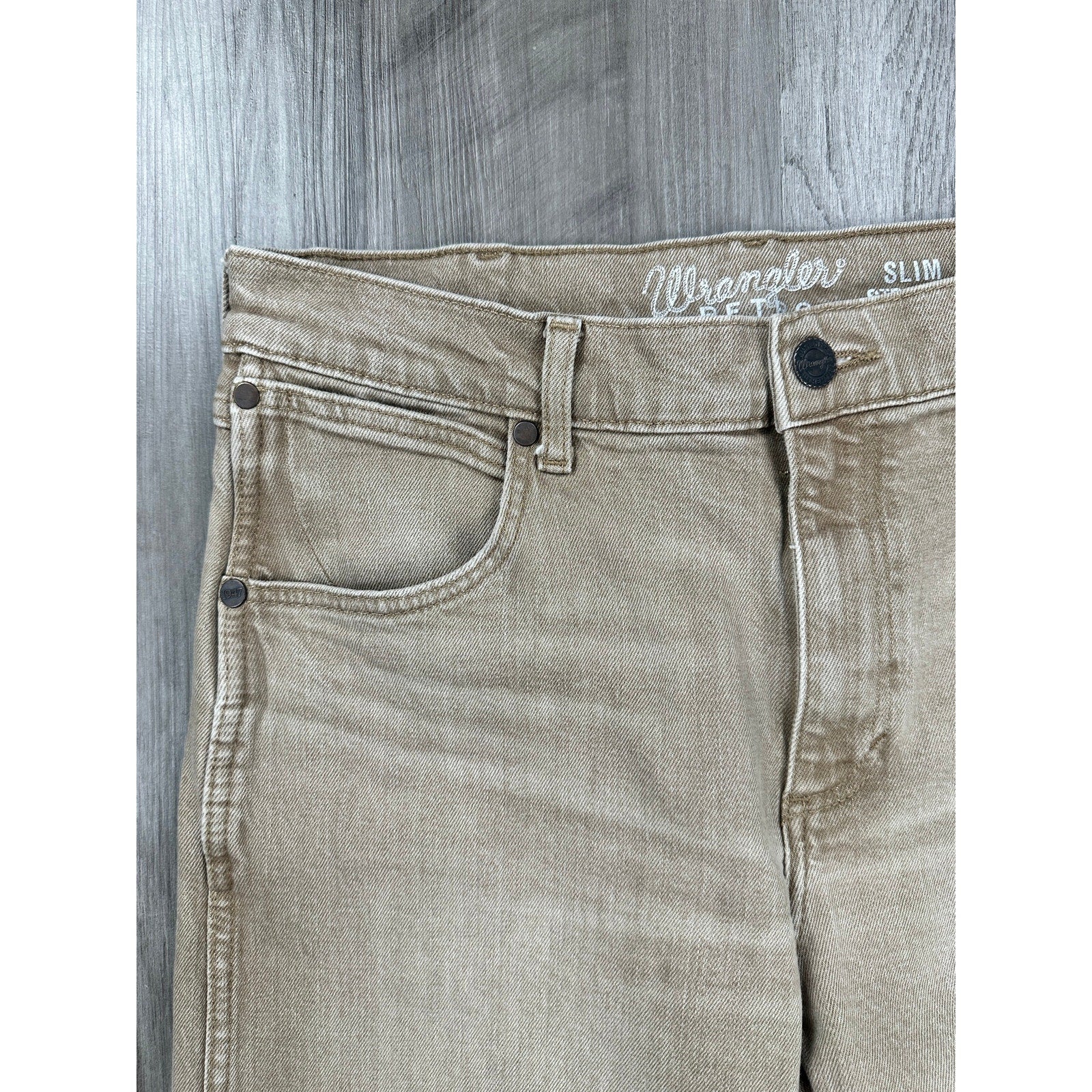 Wrangler Retro Slim Straight Jean in Saddle Tan — Size 34x34 // Preowned