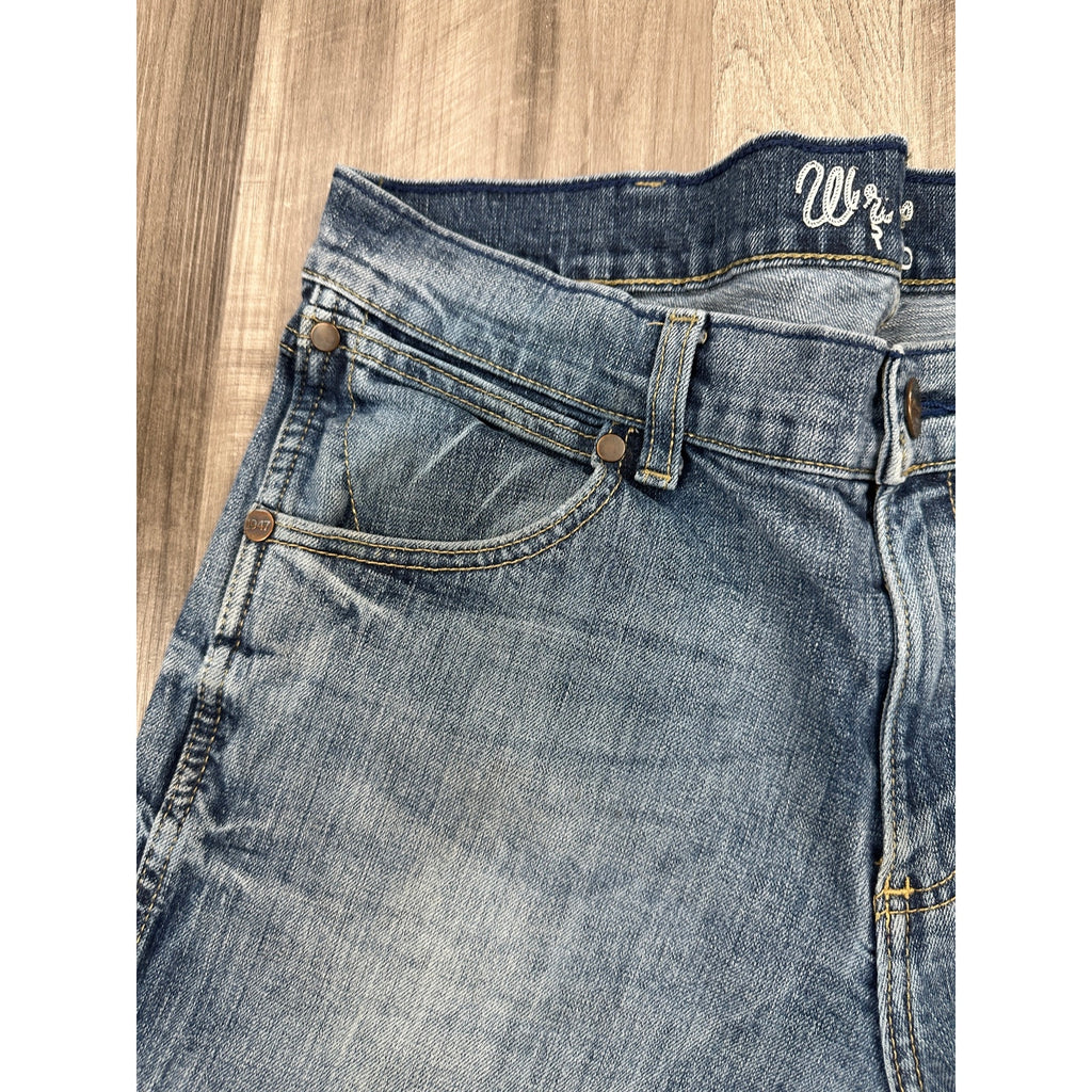 Wrangler Retro Slim Boot Cut Jeans in Blue — Size 32x34 // Preowned