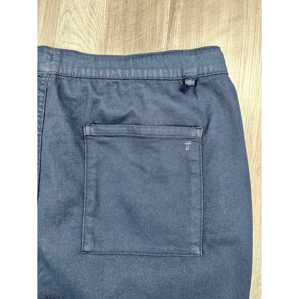 TPJ The Perfect Jean Everyday Comfort Athletic Fit Drawstring Shorts — Size 42 (2X) // Preowned