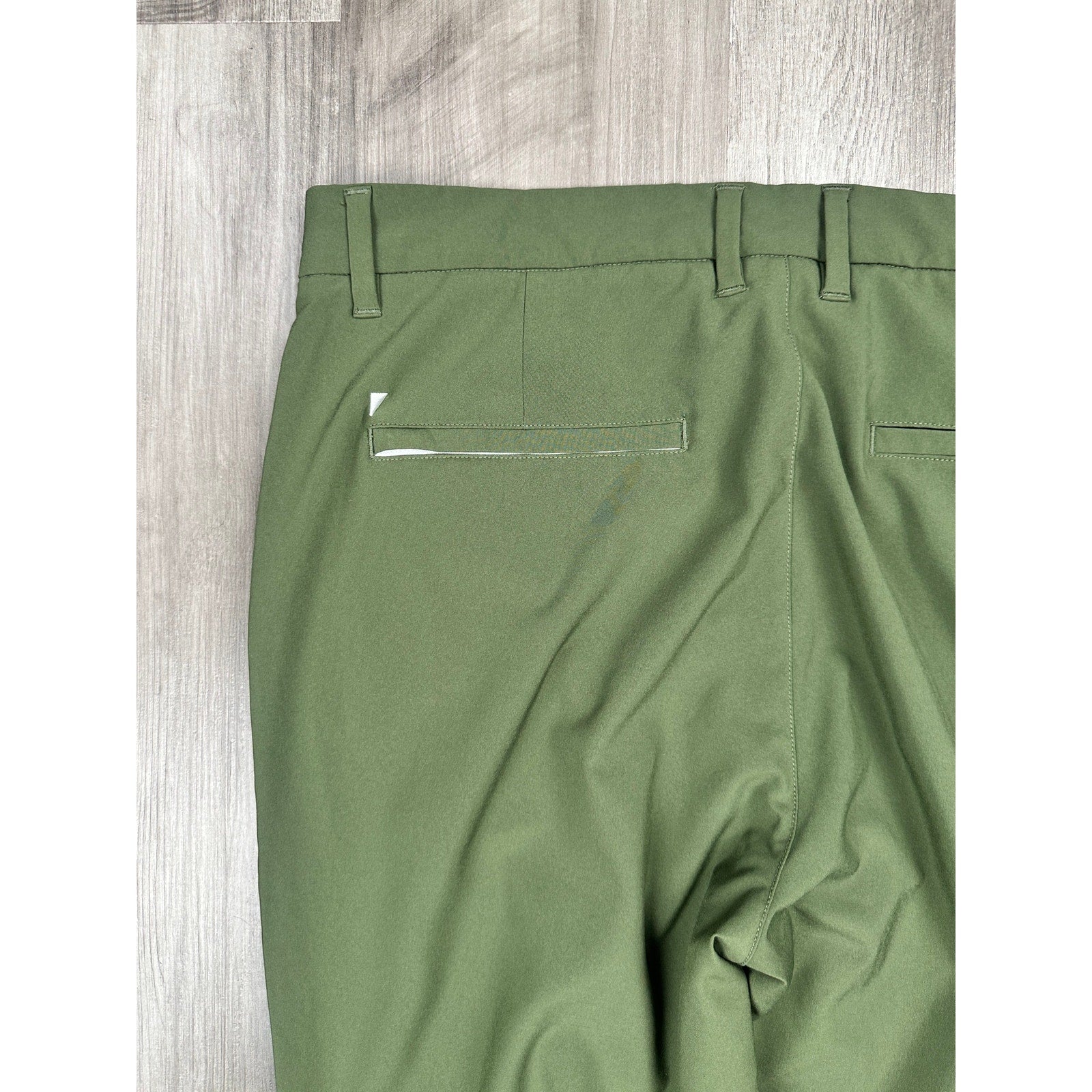 Primo Performance Golf Jogger Pants in Olive Green — Size 34 // Preowned