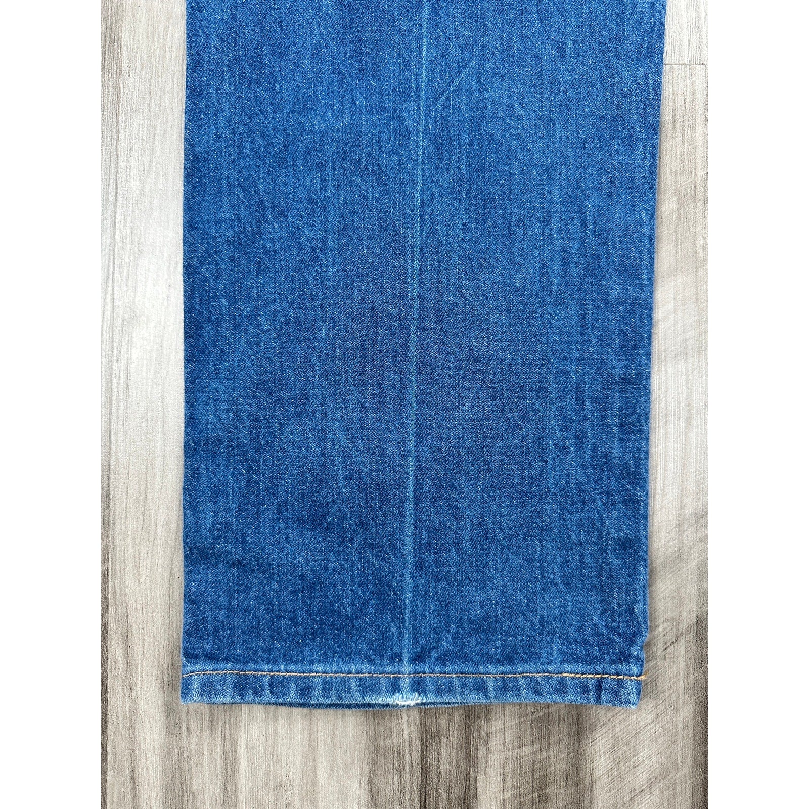 Wrangler Made in USA Vintage Cowboy Cut Original Fit Jeans in Blue — Size 40x30 // Preowned